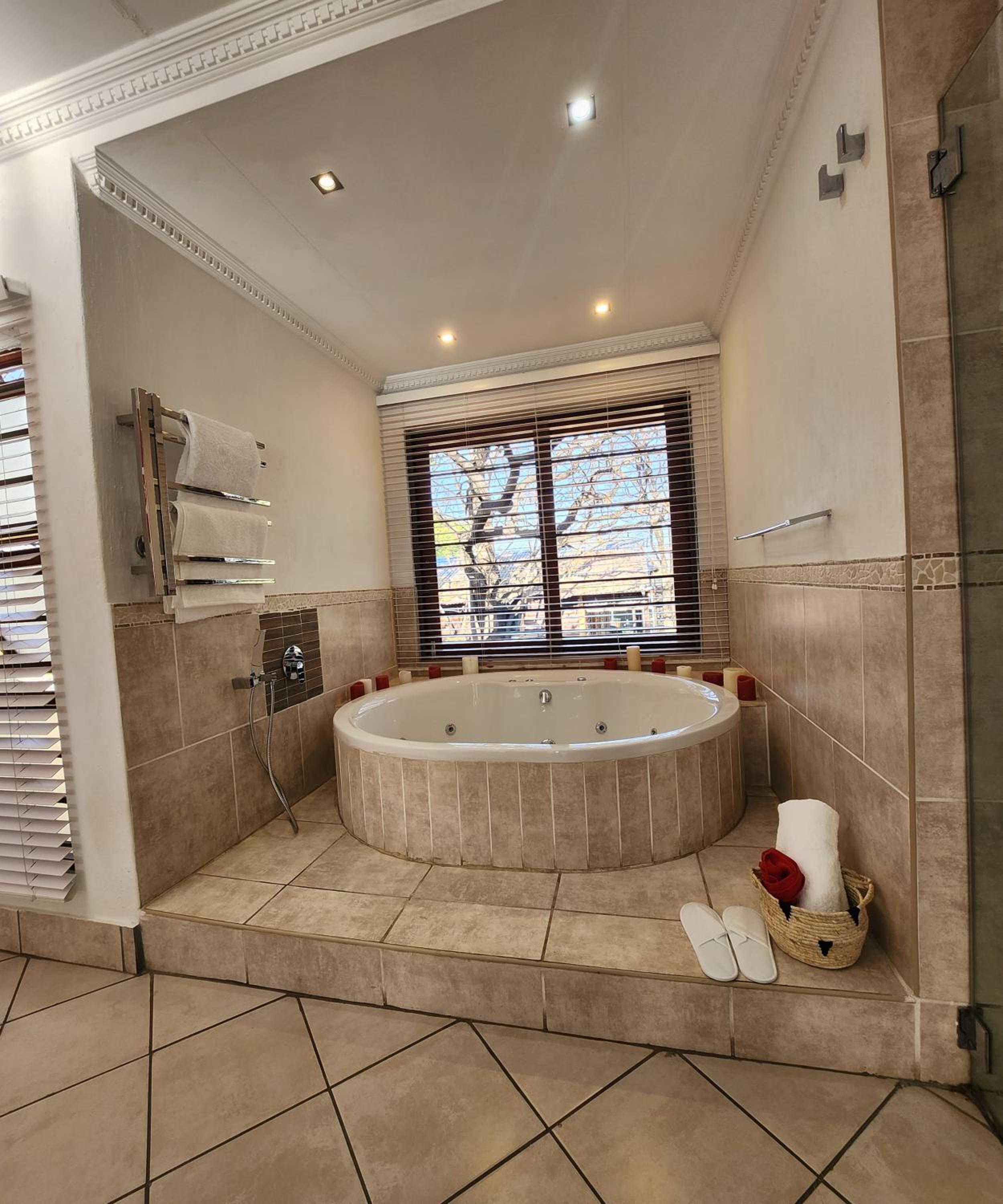 FM GUEST LODGE Comfort, Tranquility & Peace of Mind
