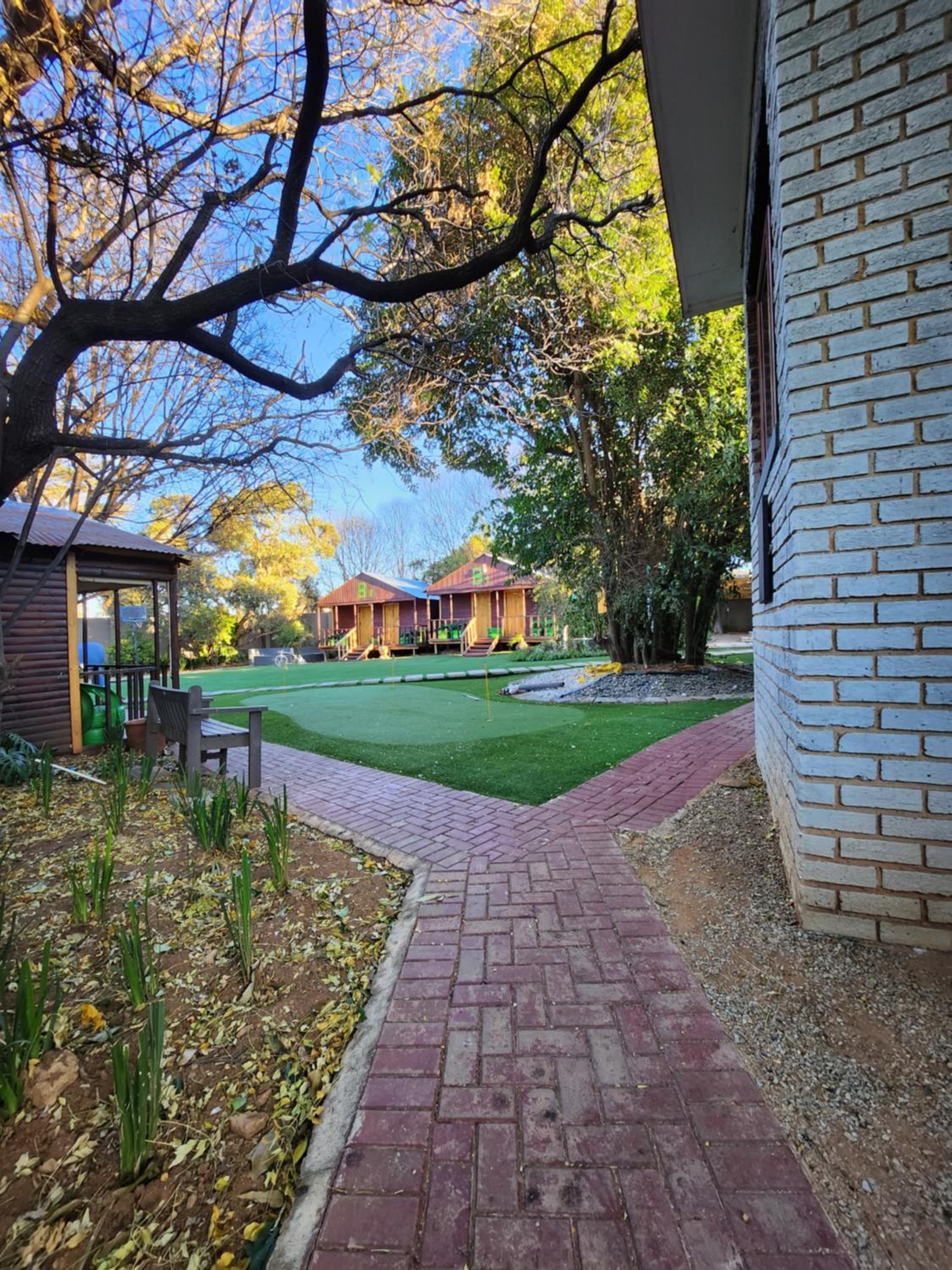 FM GUEST LODGE Comfort, Tranquility & Peace of Mind