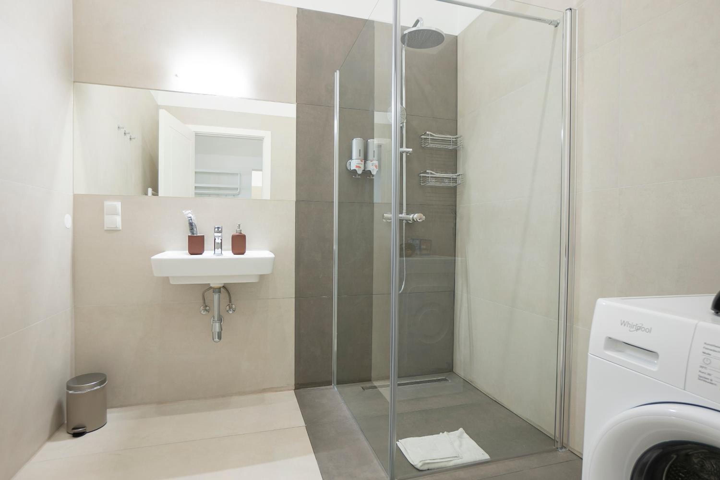 Fully equipped, renovated, perfectly located flat