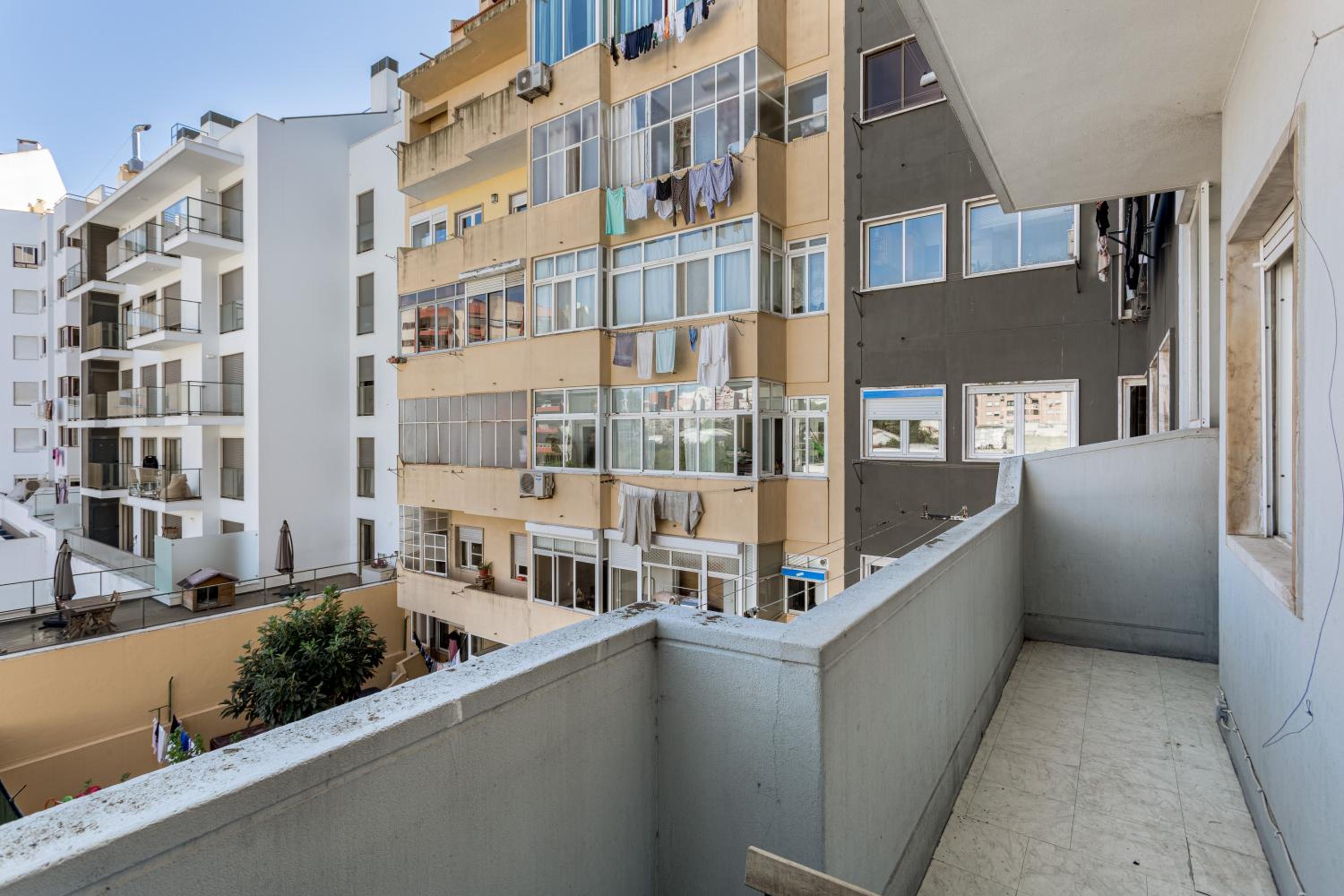 GuestReady - Striking flat in Benfica photo 5