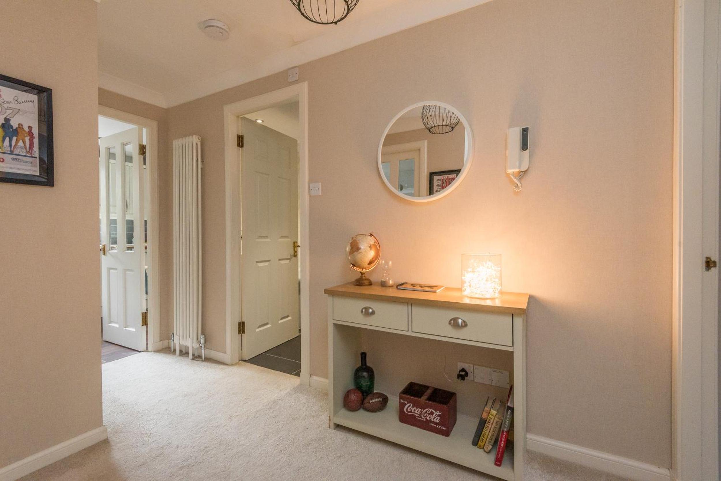 Cosy Roseburn Apartment, Edinburgh - 2 Bedrooms, FREE PARKING