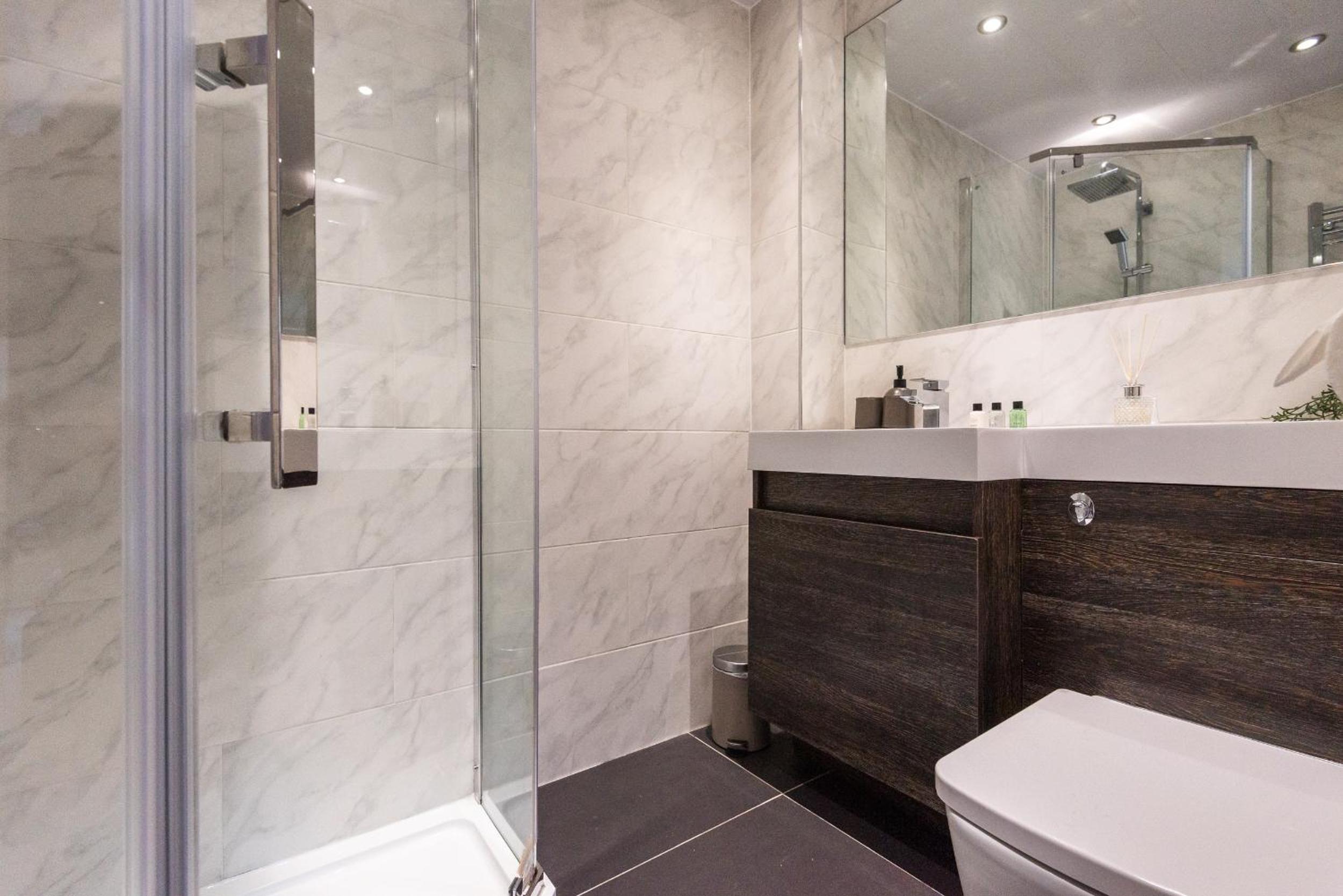 Cosy Roseburn Apartment, Edinburgh - 2 Bedrooms, FREE PARKING