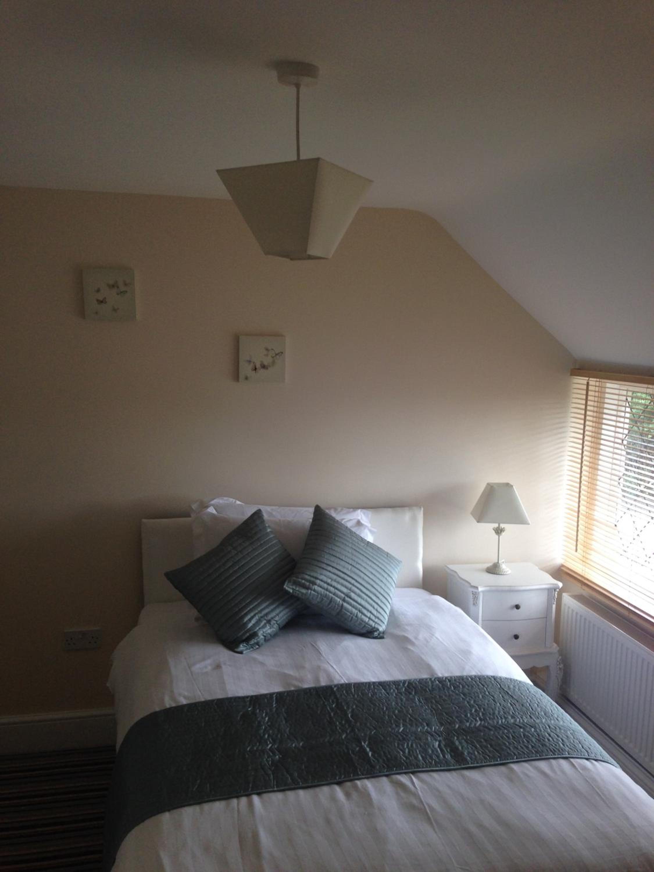 Greyhound Country Inn