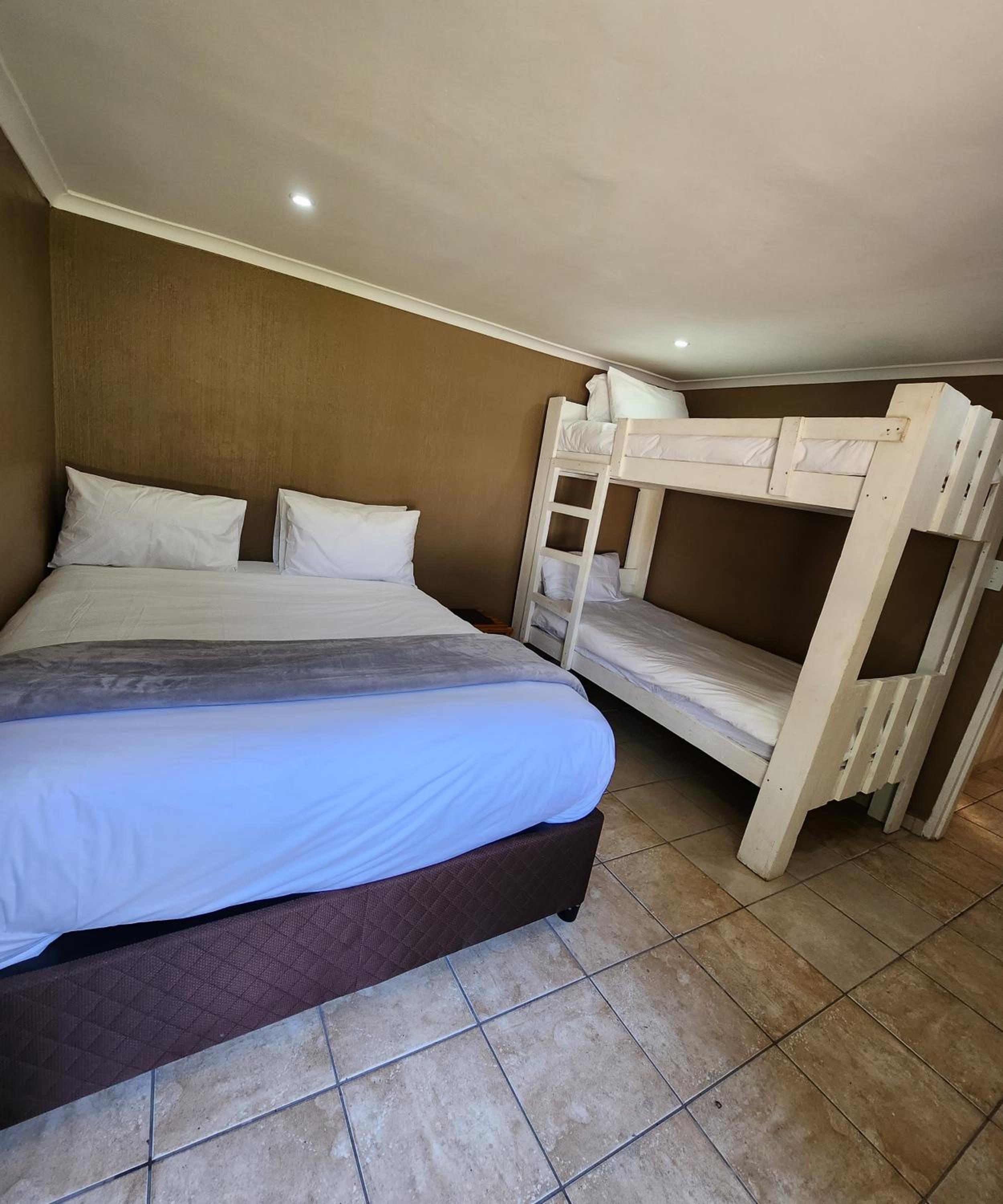 FM GUEST LODGE Comfort, Tranquility & Peace of Mind