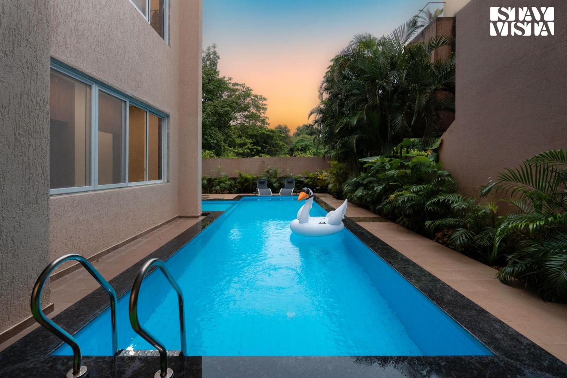 StayVista's Rosso with Outdoor Pool, Theatre-Disc Room & Games Room view 2