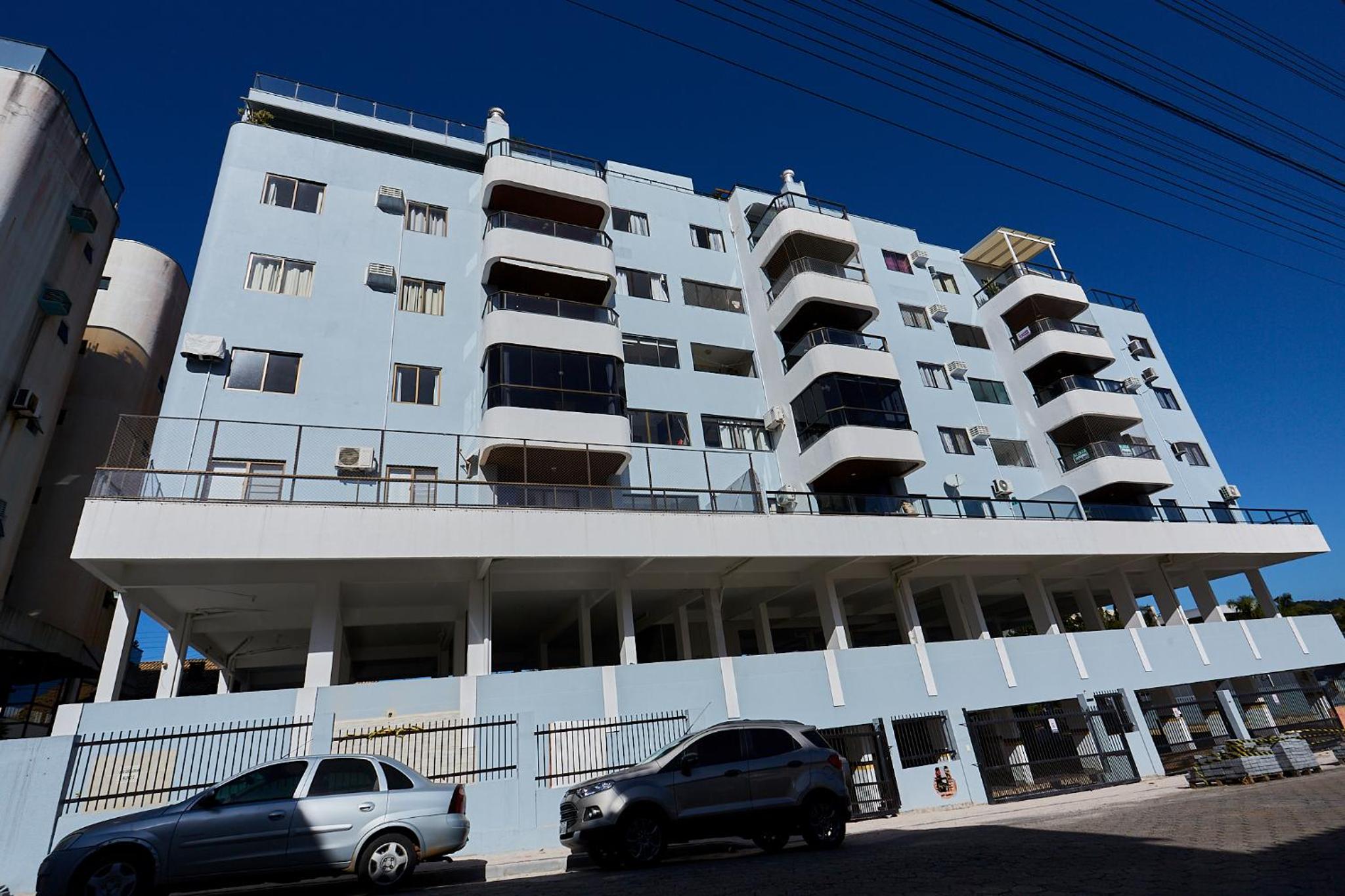 598 Ótima opção de apto para passar suas férias no Centro de Bombinhas.