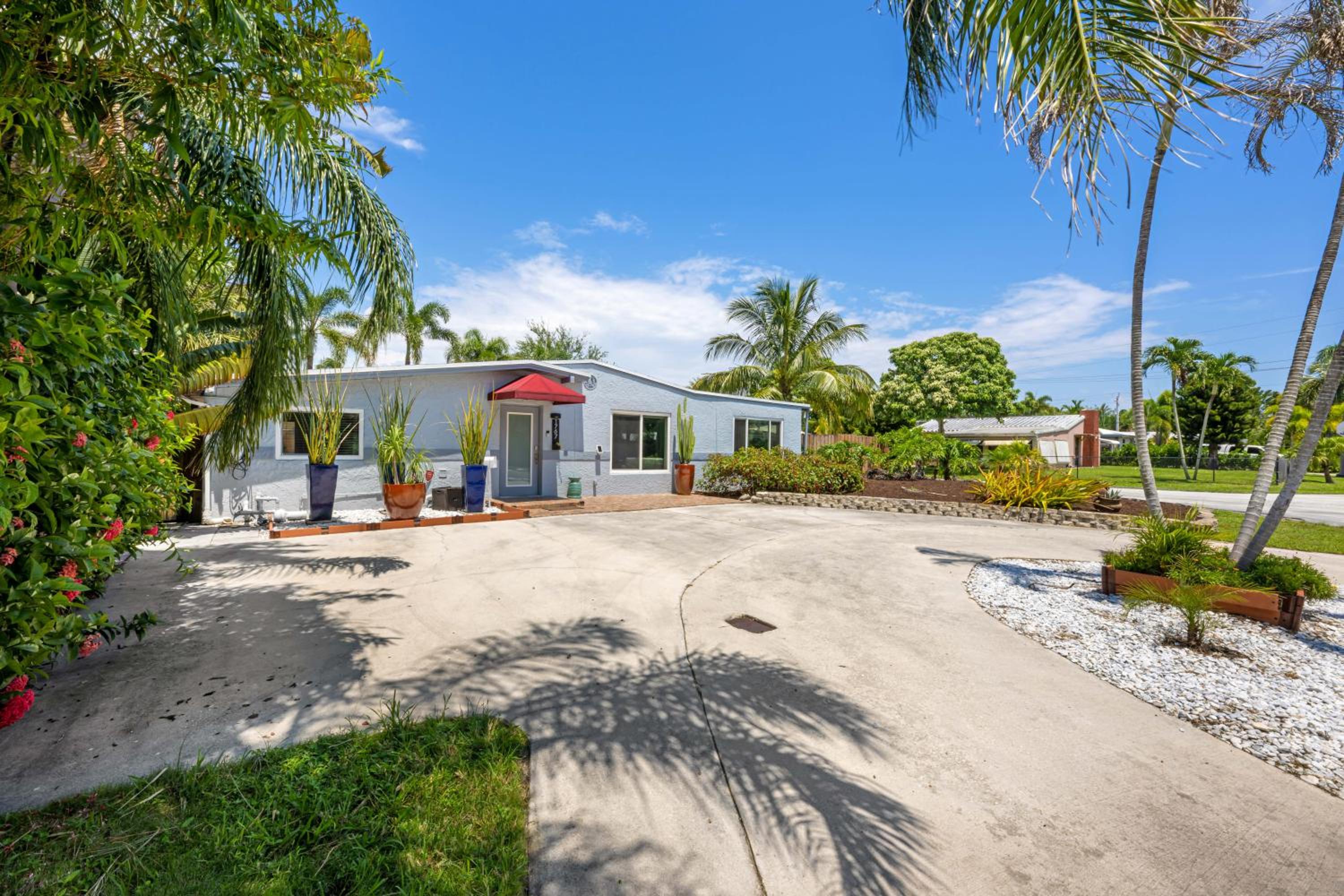 Hotel Poinsettia Palms-pool-hottub-firepit-puttinggrn-5min2beach-pets-ev Chgr