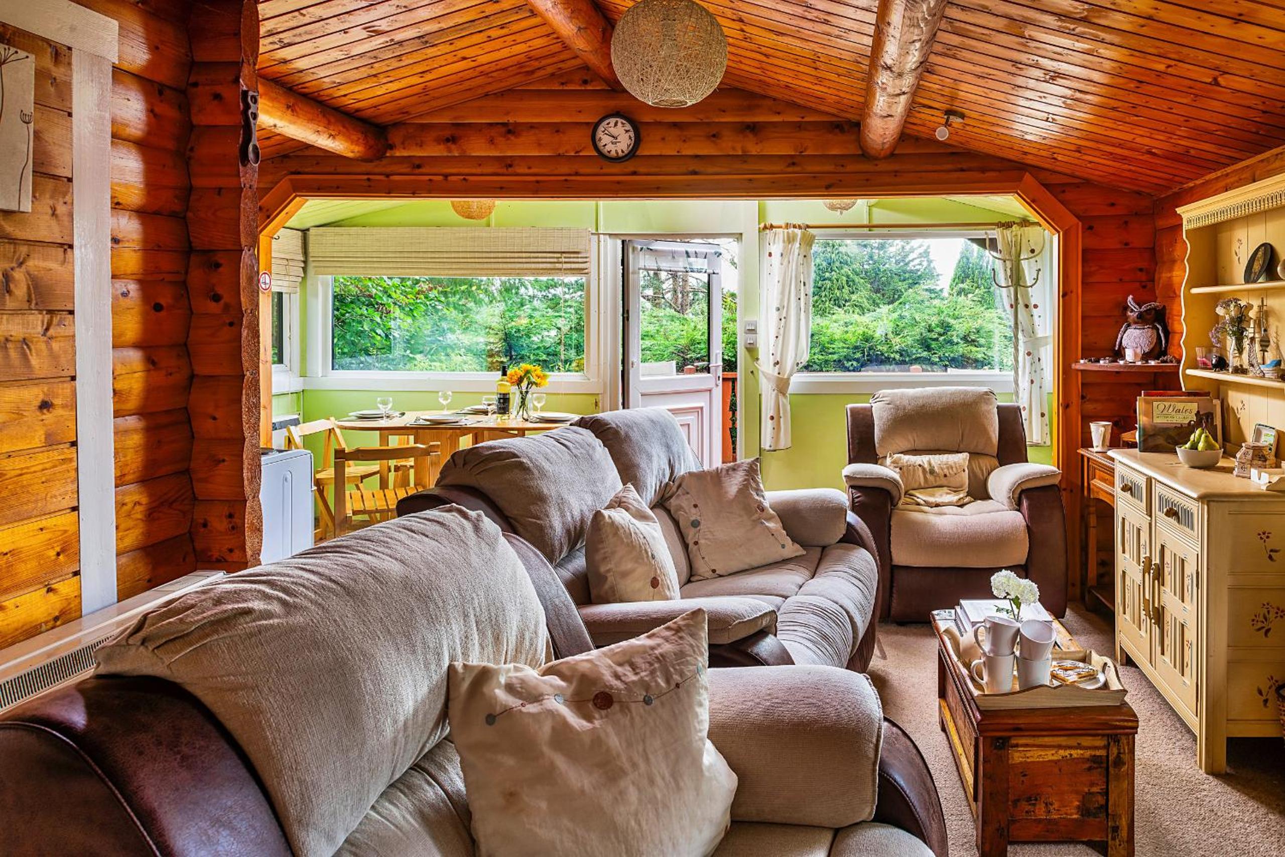 Finest Retreats - Mountain View view 2