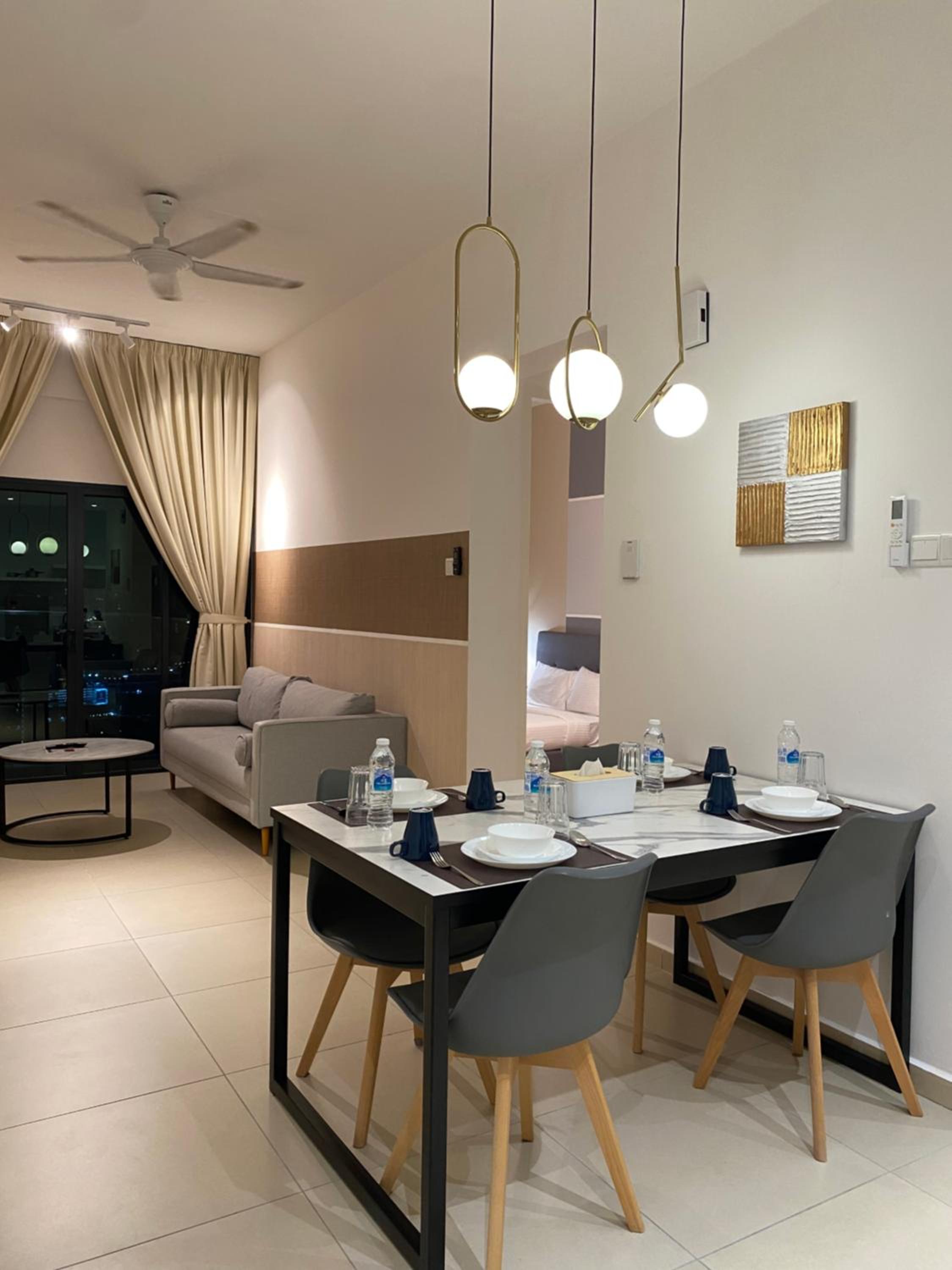 Reizz Residence By Leo Suites