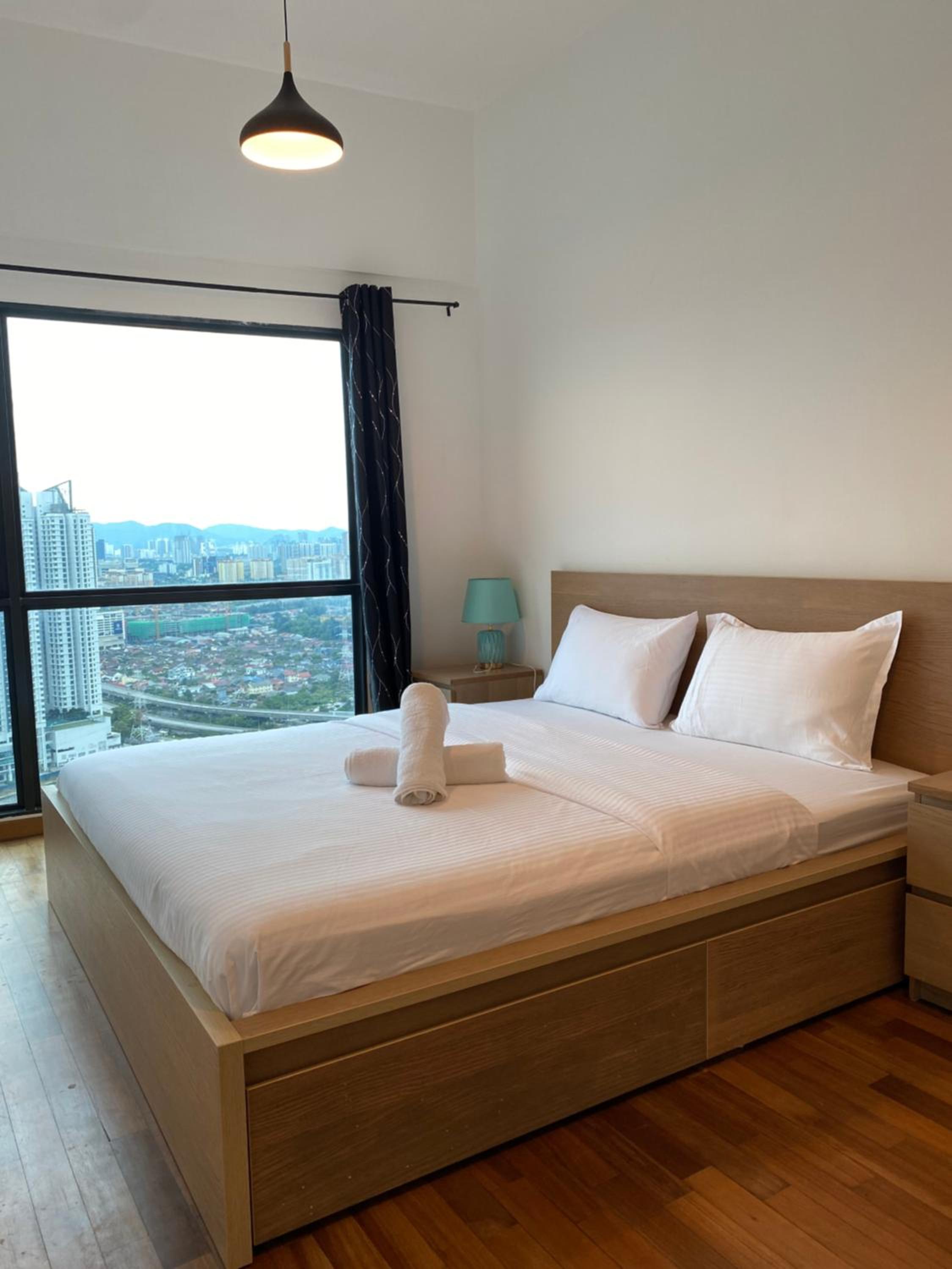 Reizz Residence By Leo Suites