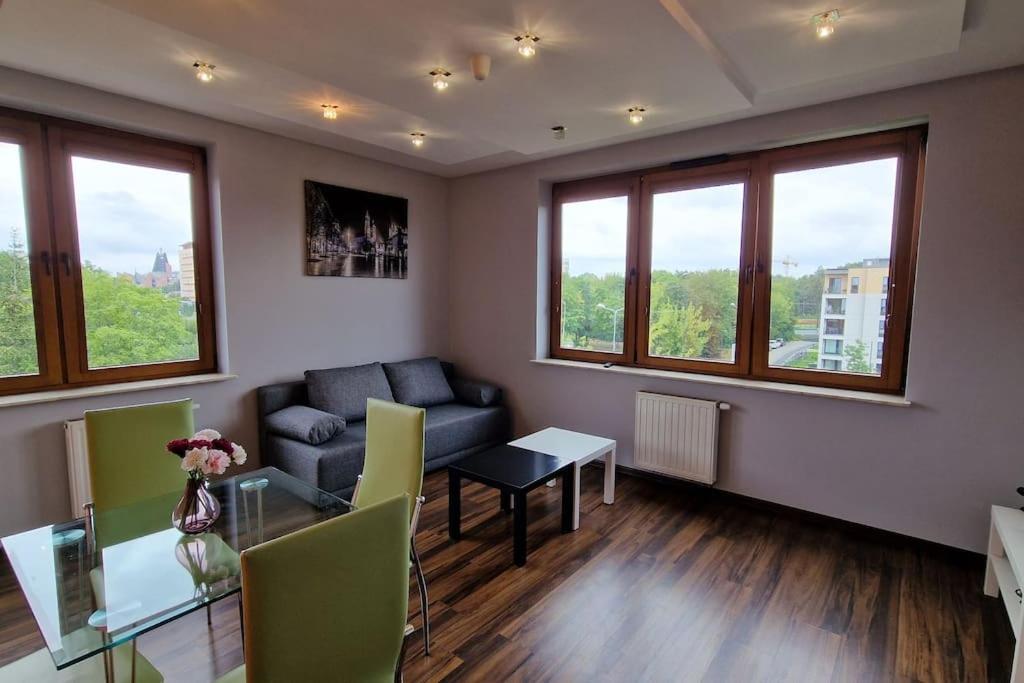 Rodzinny apartament dla sześciu osób z parkingiem prywatnym