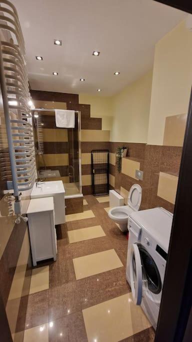 Rodzinny apartament dla sześciu osób z parkingiem prywatnym