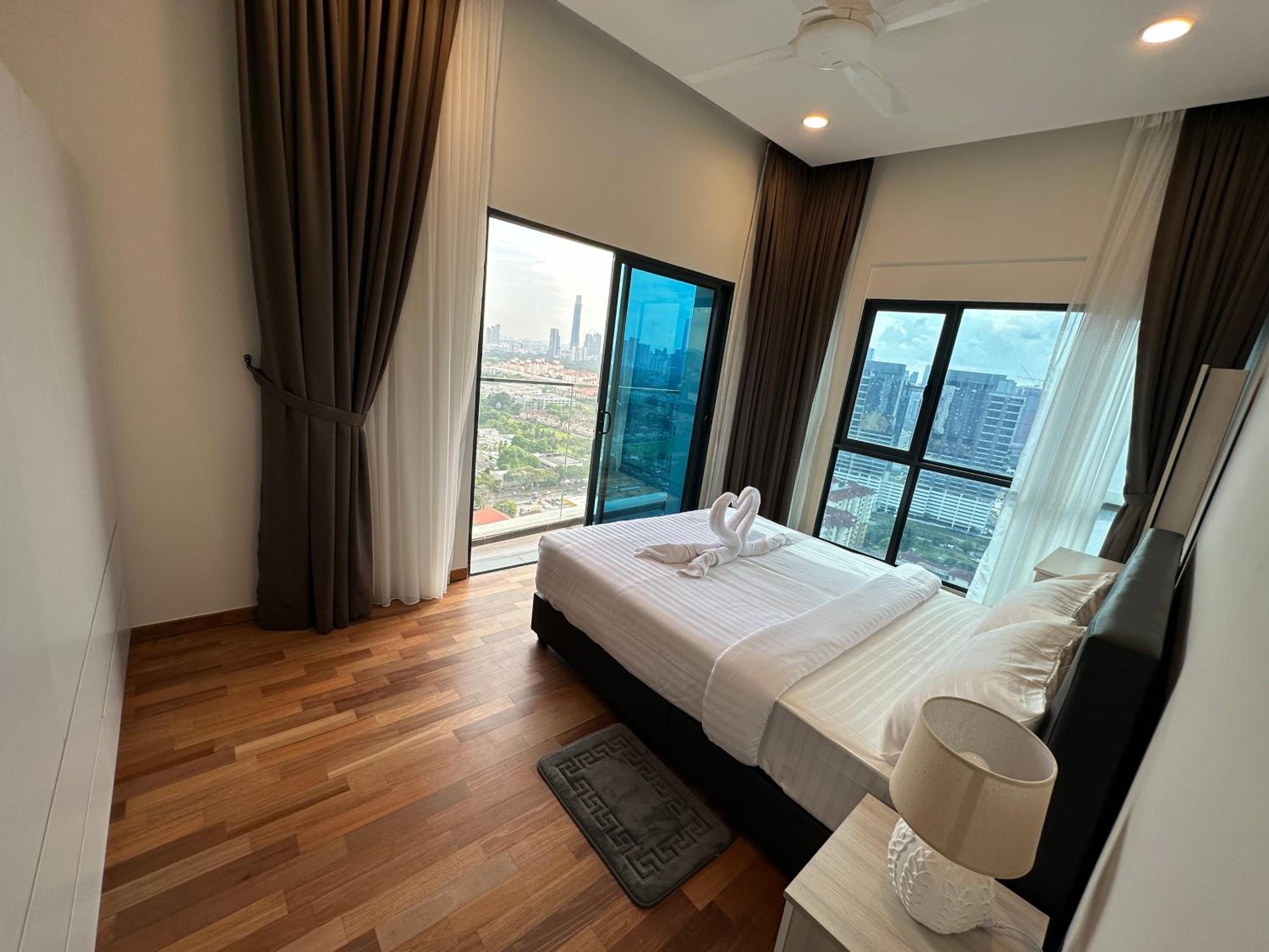 Reizz Residence By Leo Suites