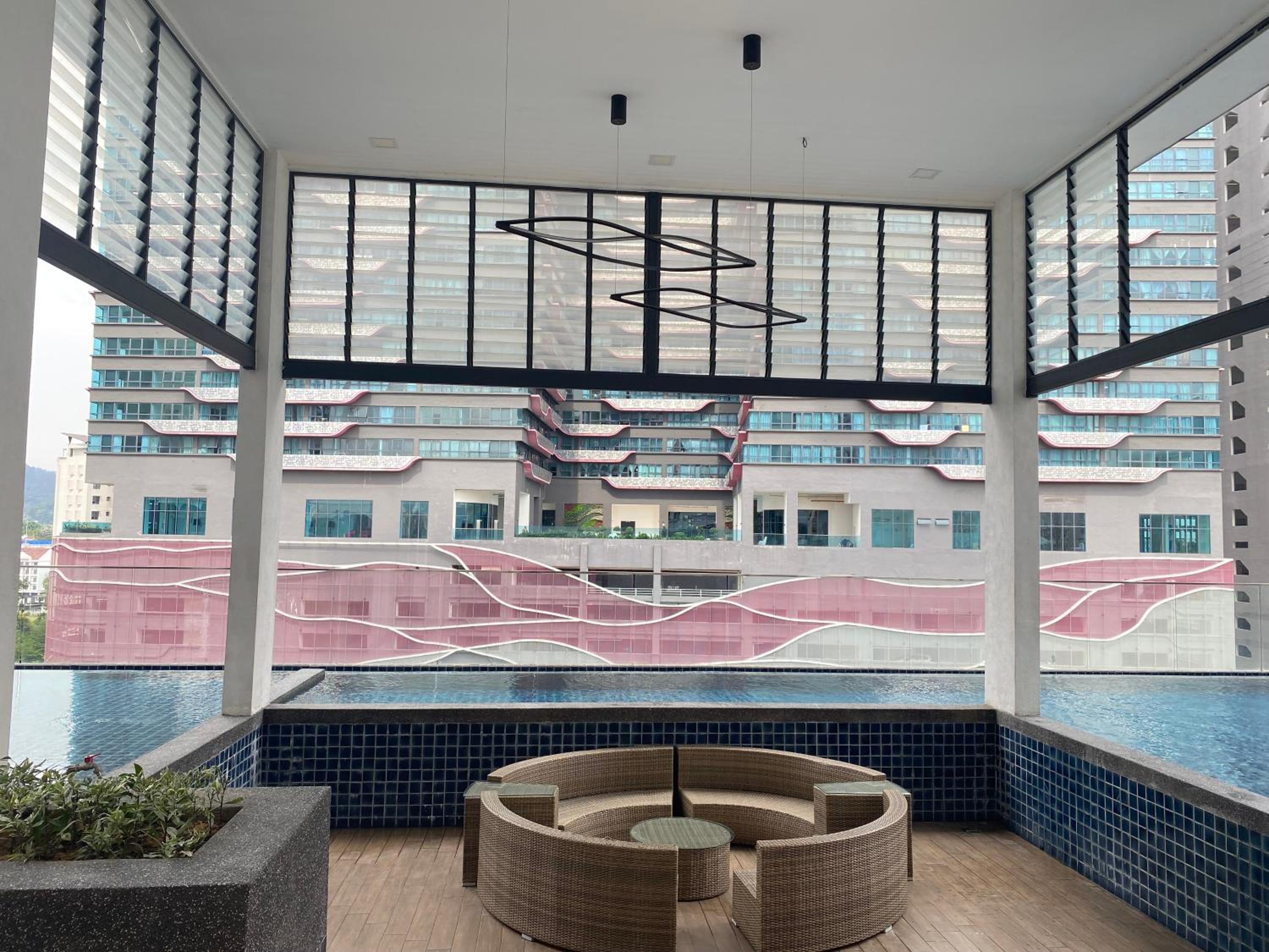 Reizz Residence By Leo Suites