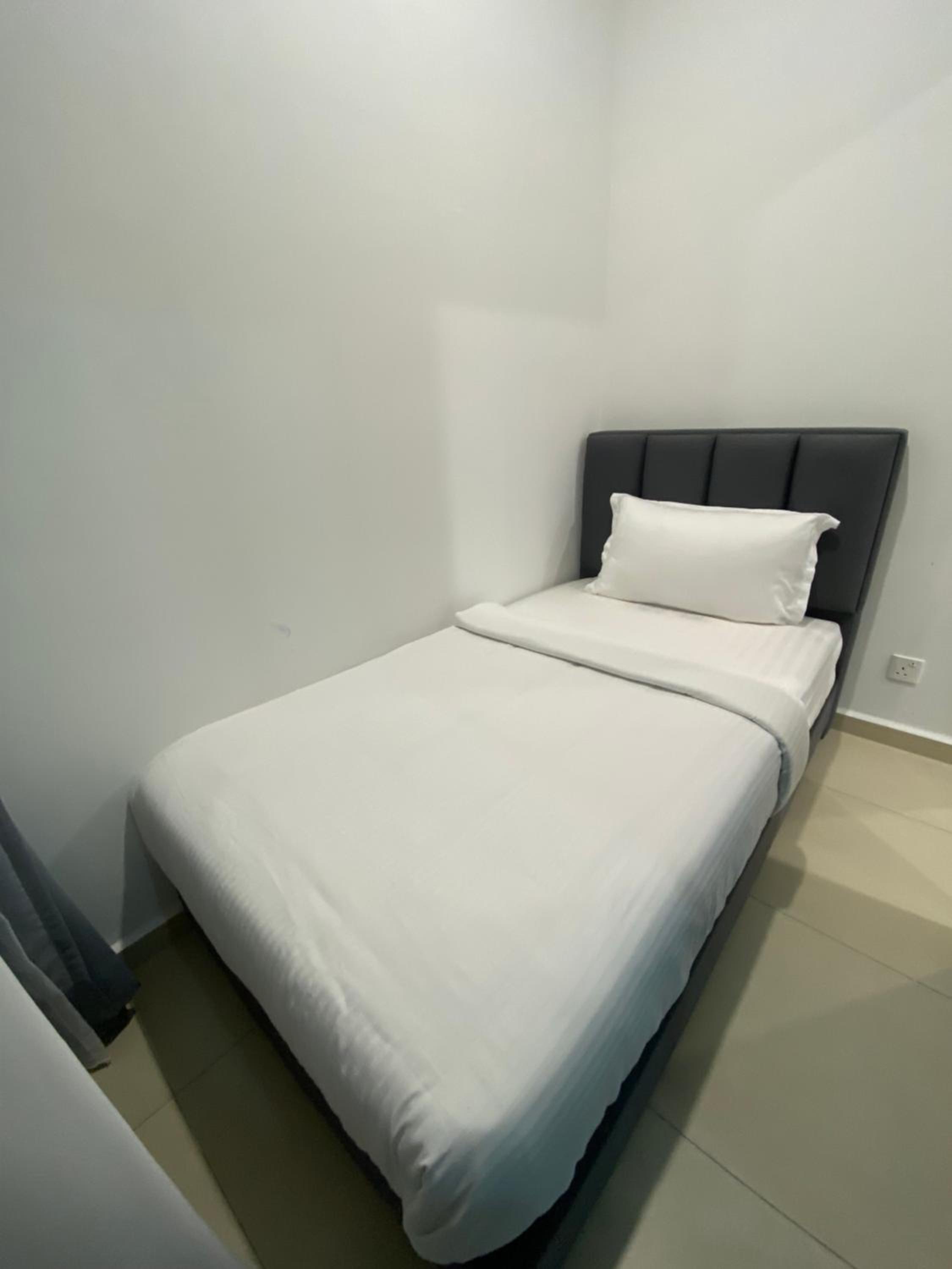Reizz Residence By Leo Suites