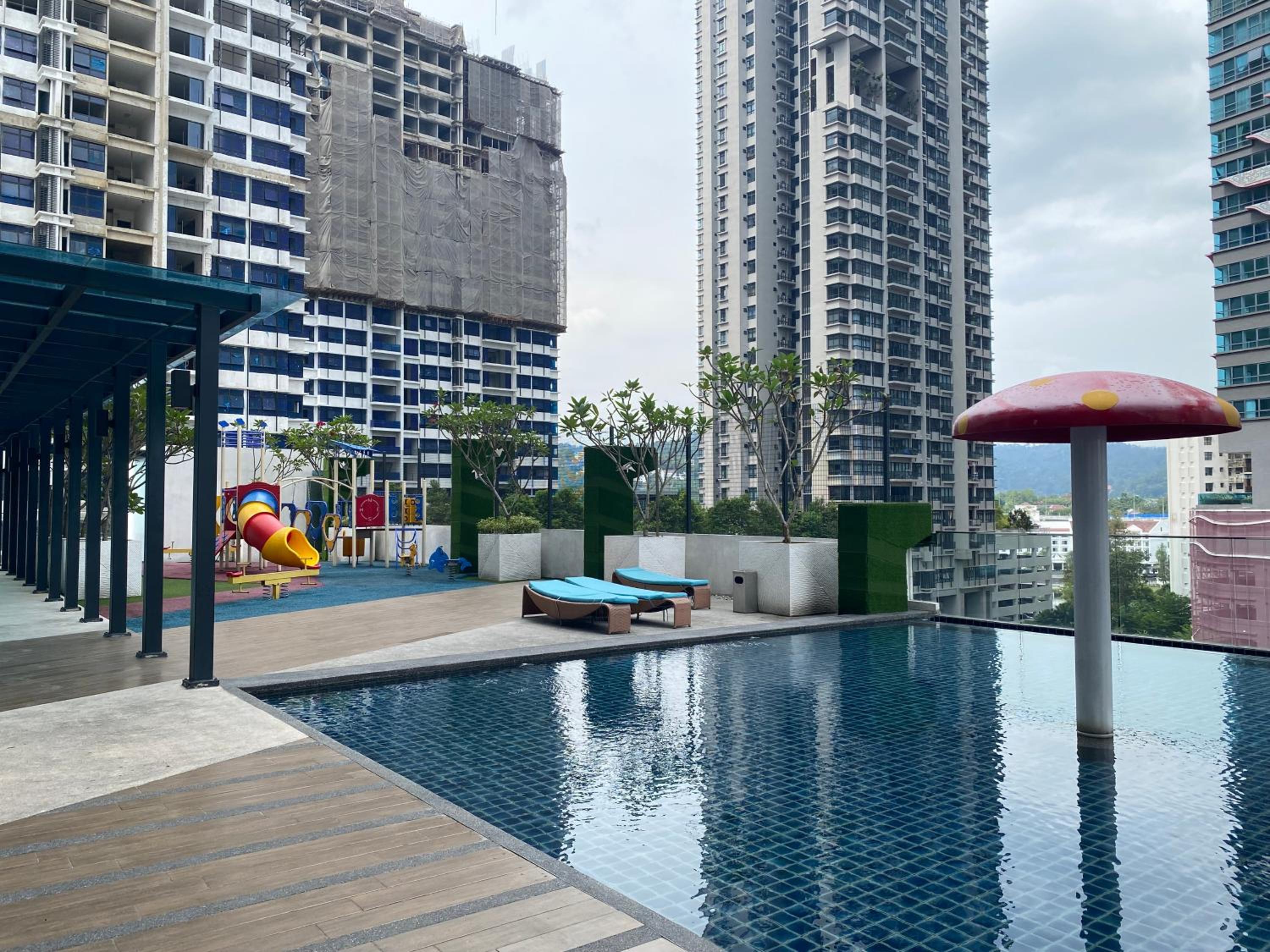 Reizz Residence By Leo Suites