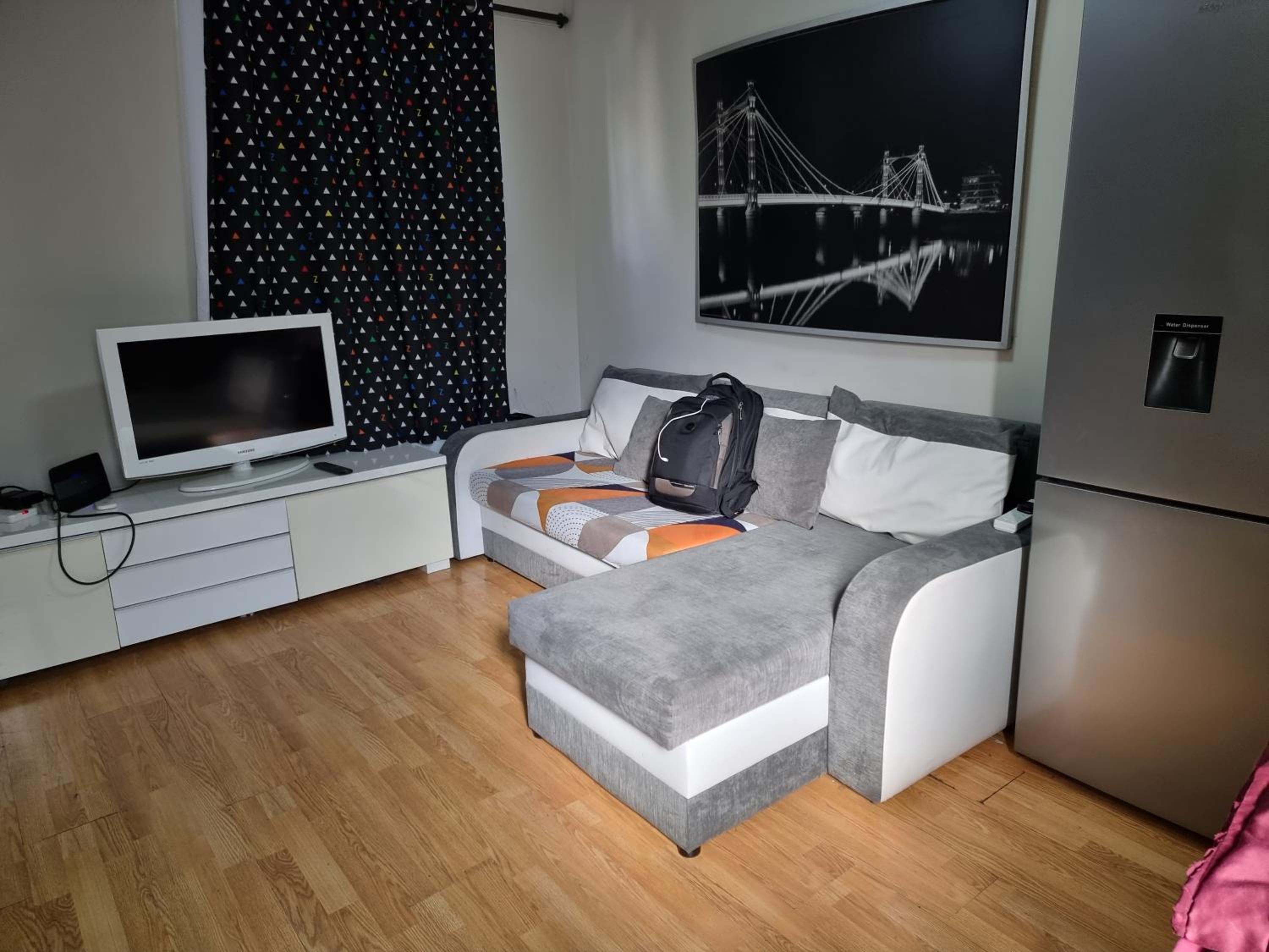 Whole Apartment in City Centre London view 2