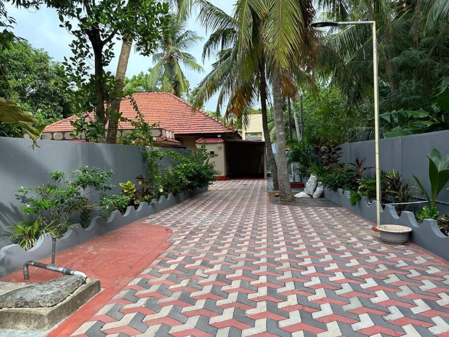 Villa in Kalviyankadu