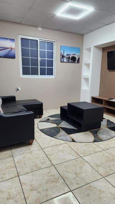The Layover - Modern 2BR 6 mins from the Airport Ideal for Short and Extended Stays view 3