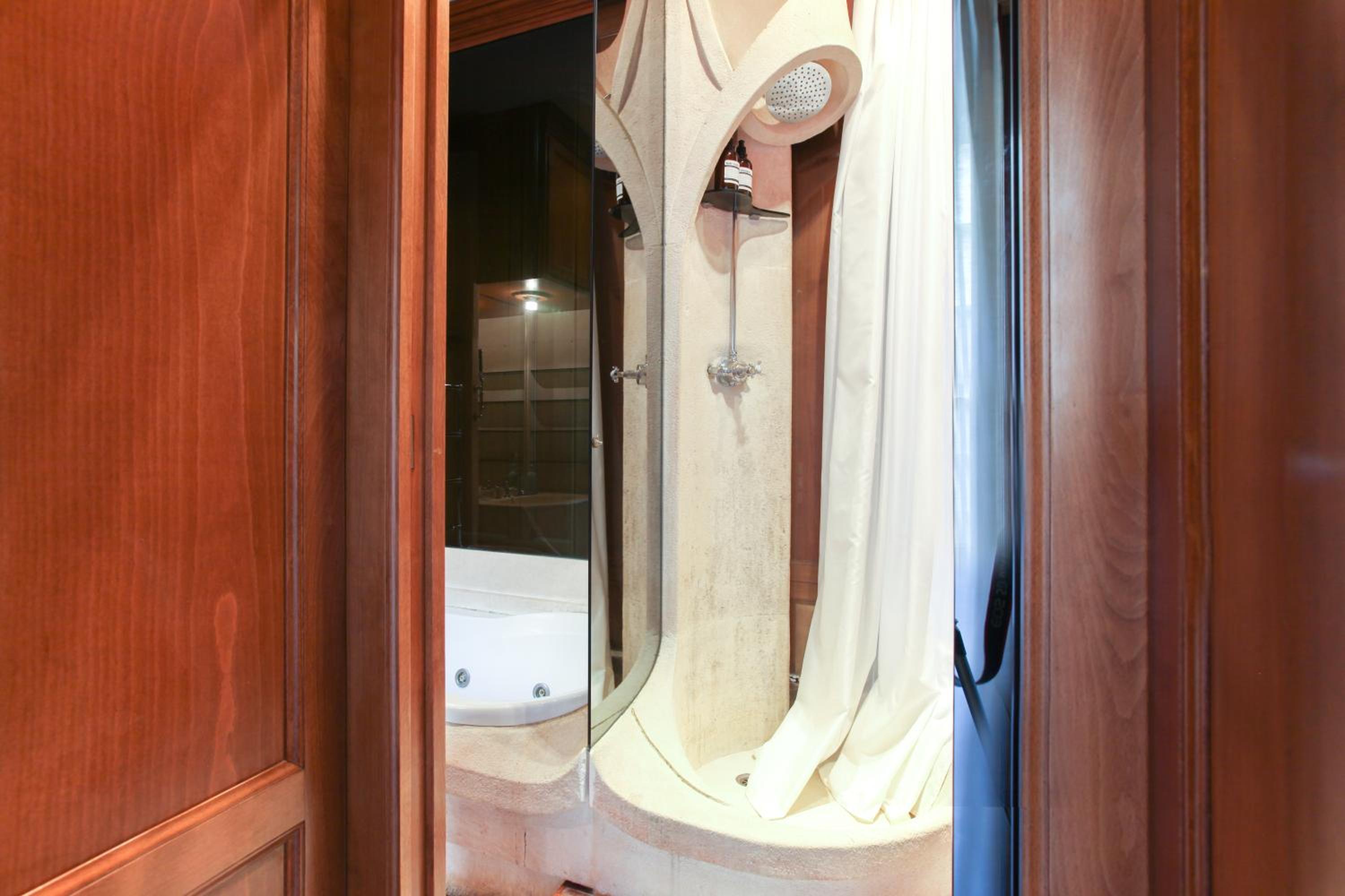 San Babila apartment