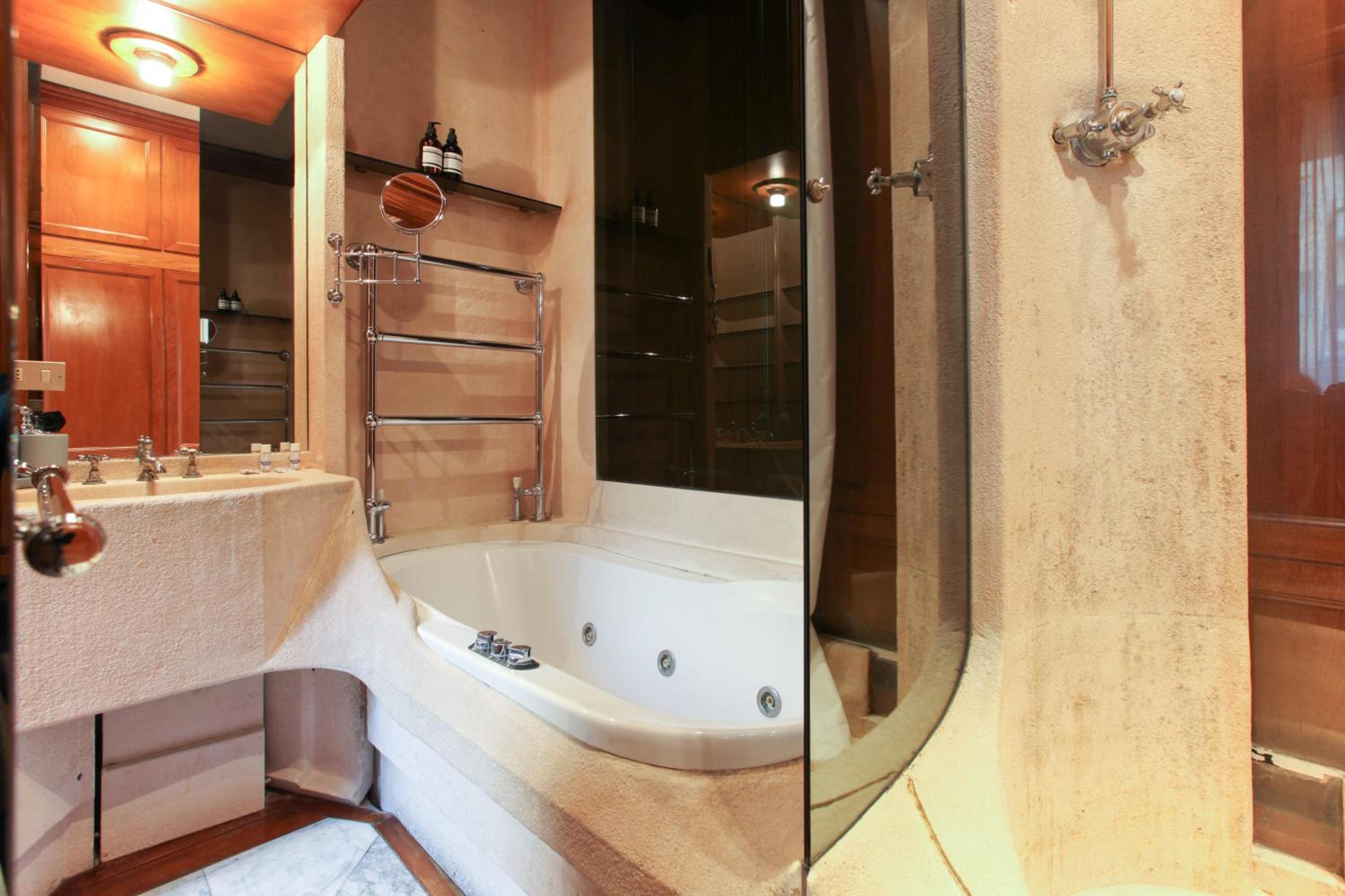San Babila apartment