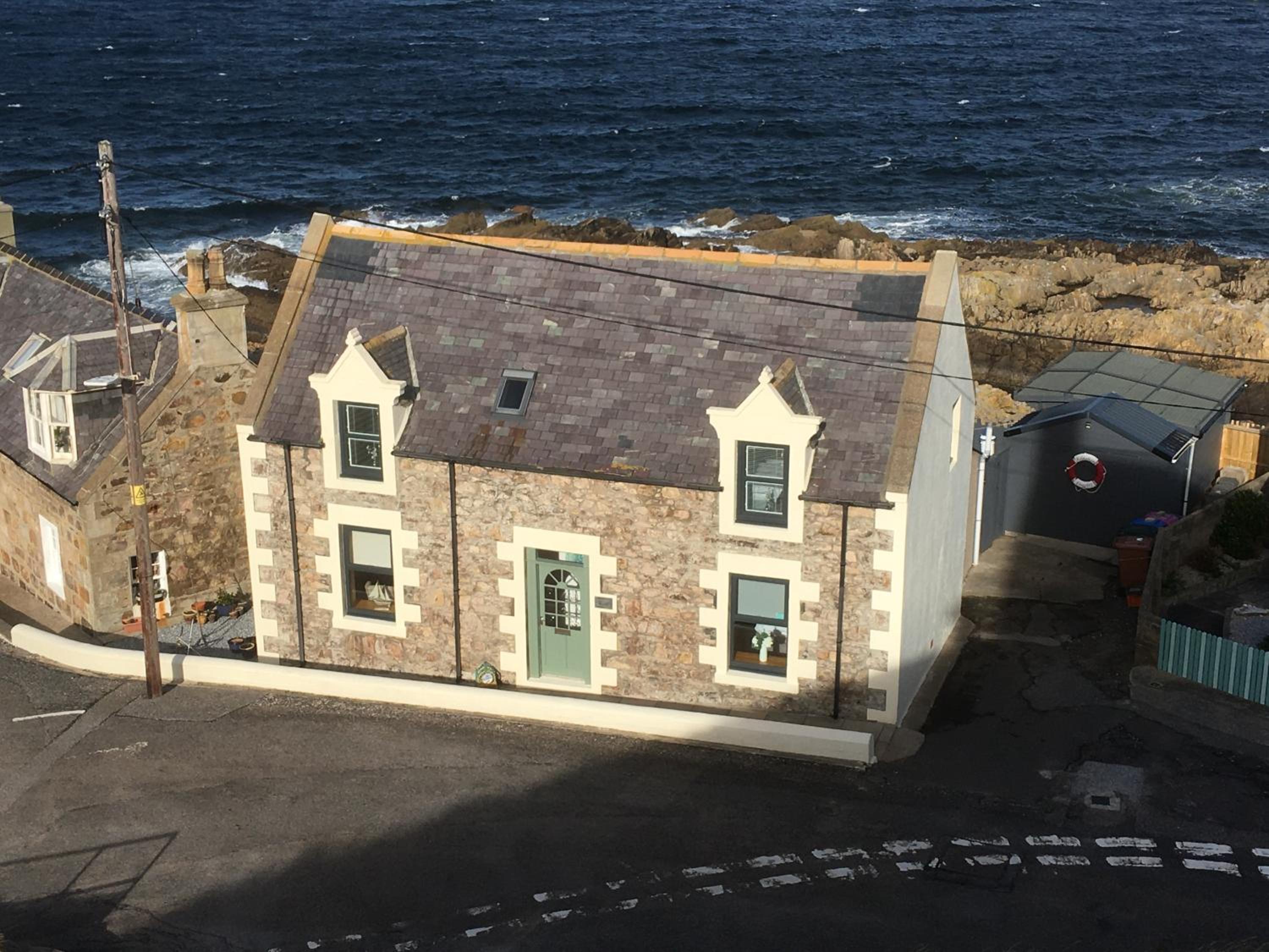 Seafront holiday home in Findochty view 5