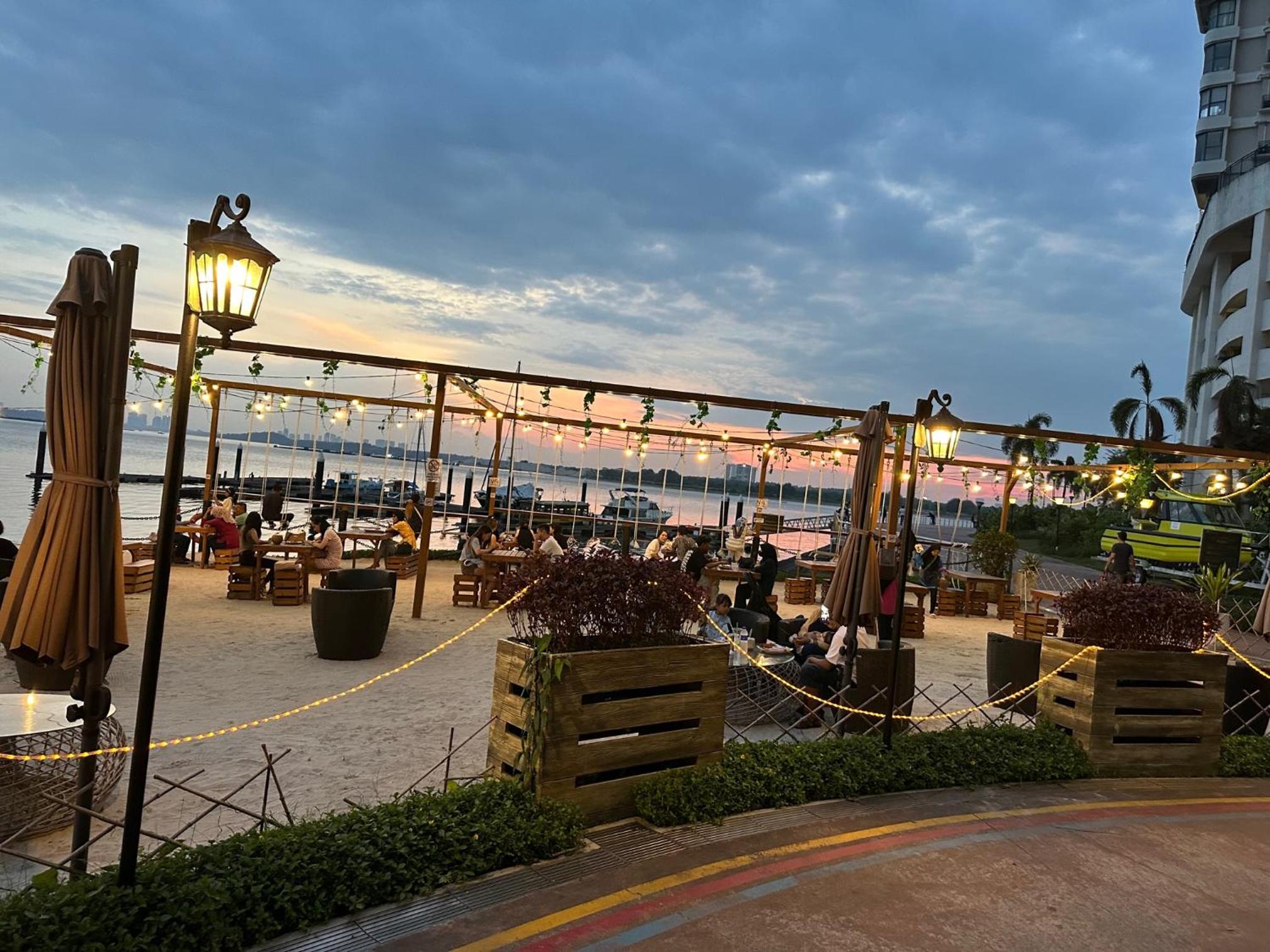 Golden Tree @ Country Garden Danga Bay