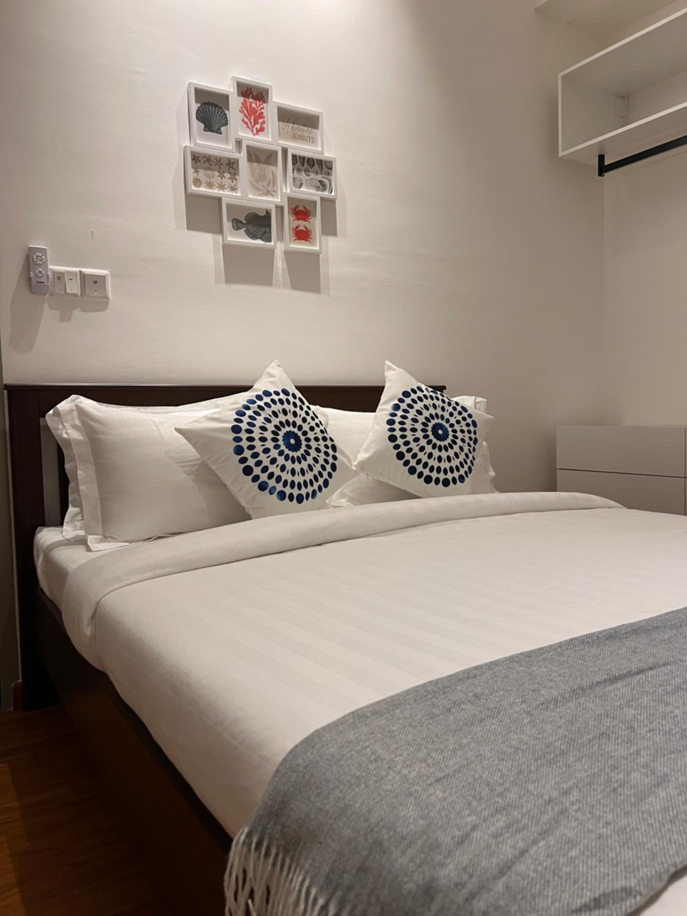 Georgetown#Beacon Executive Suite SkyPool#Luxury&Glamorous Suite#2BR#Living Room with Queen Bed