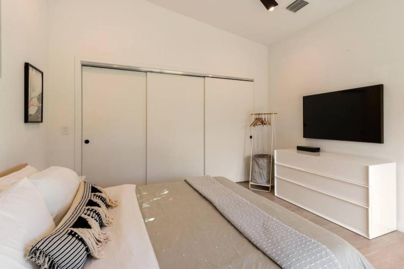 Stunning Modern Home in Hip Enclave near DT
