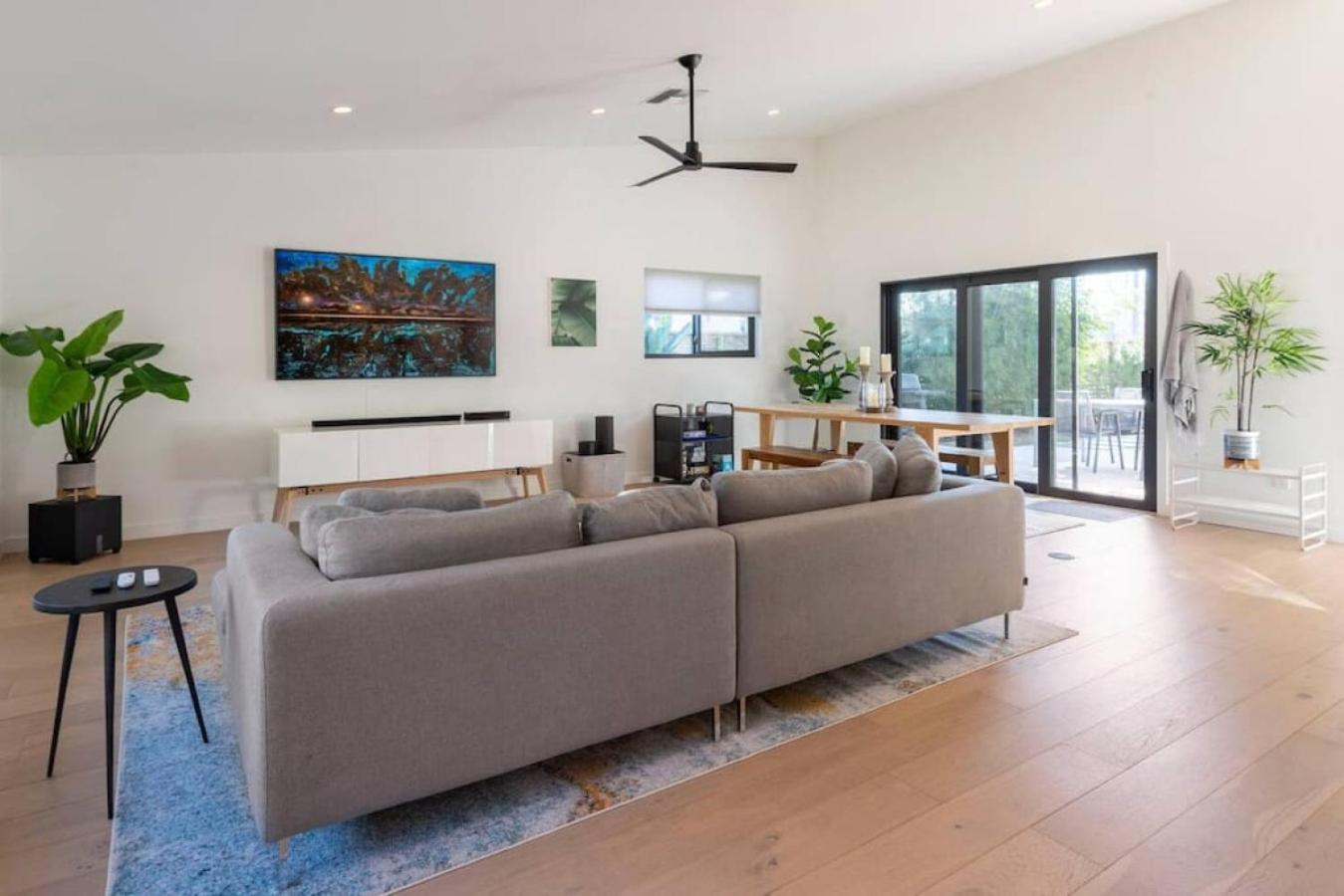 Stunning Modern Home in Hip Enclave near DT