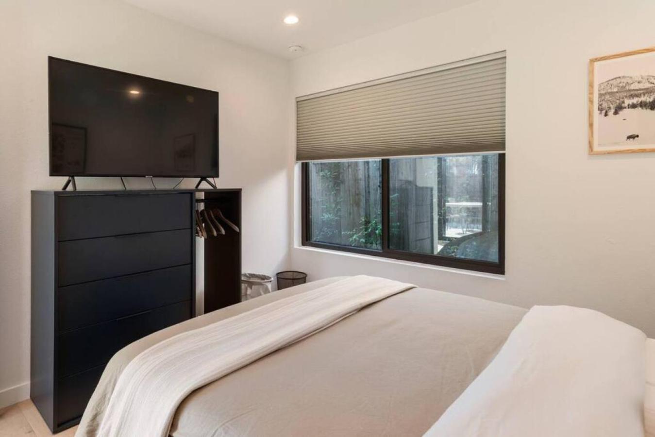 Stunning Modern Home in Hip Enclave near DT