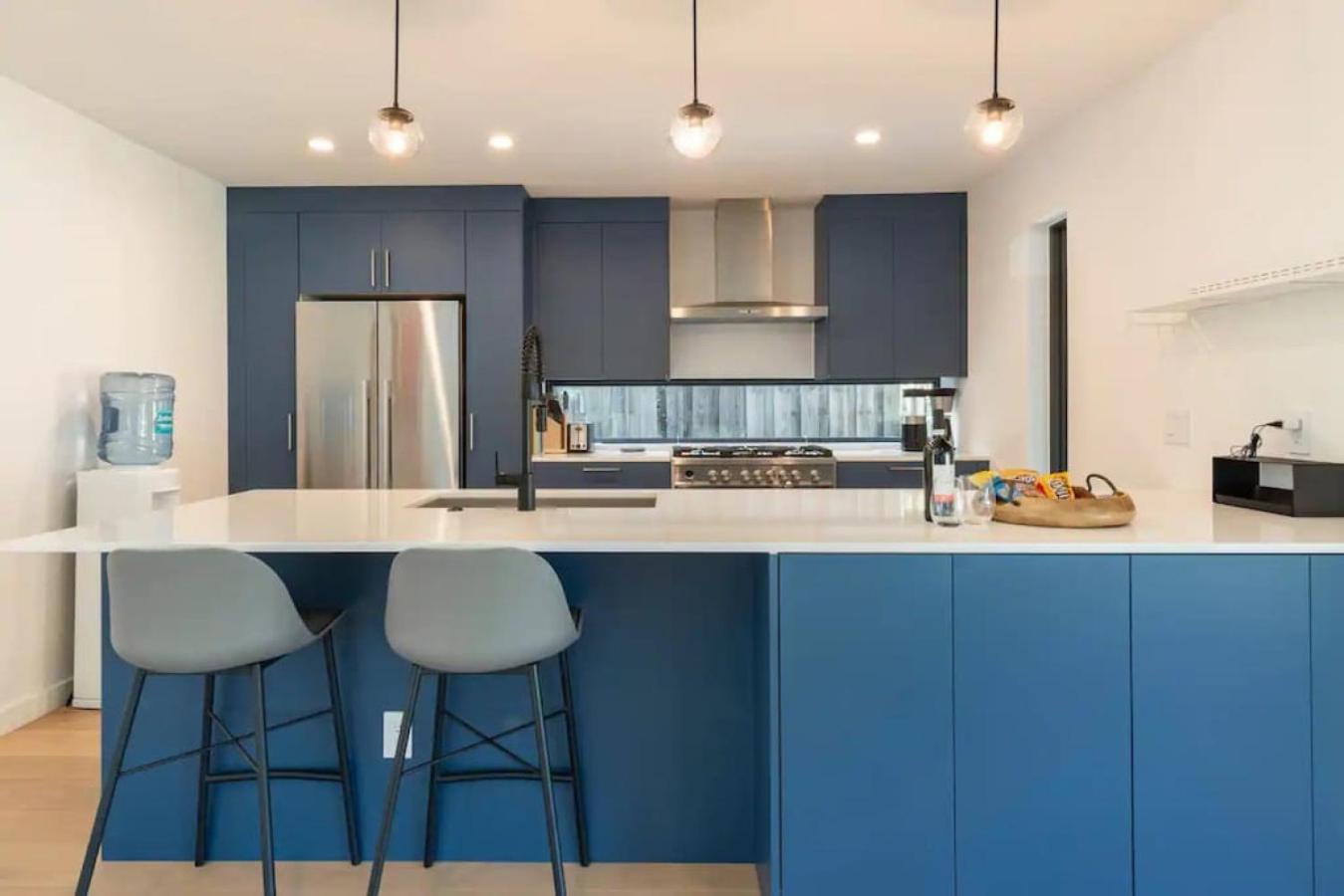 Stunning Modern Home in Hip Enclave near DT