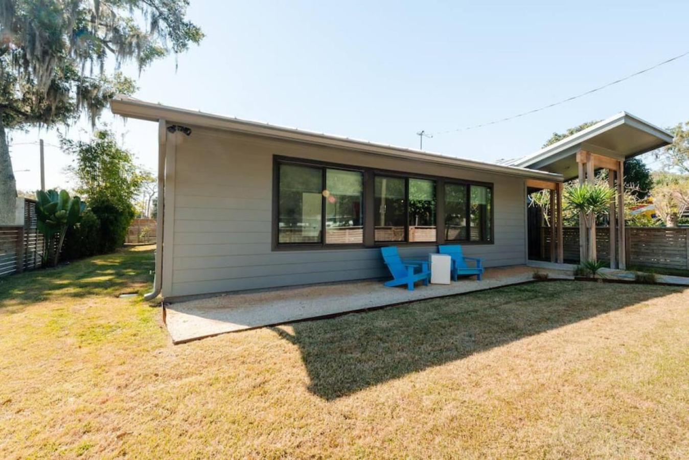 Stunning Modern Home in Hip Enclave near DT