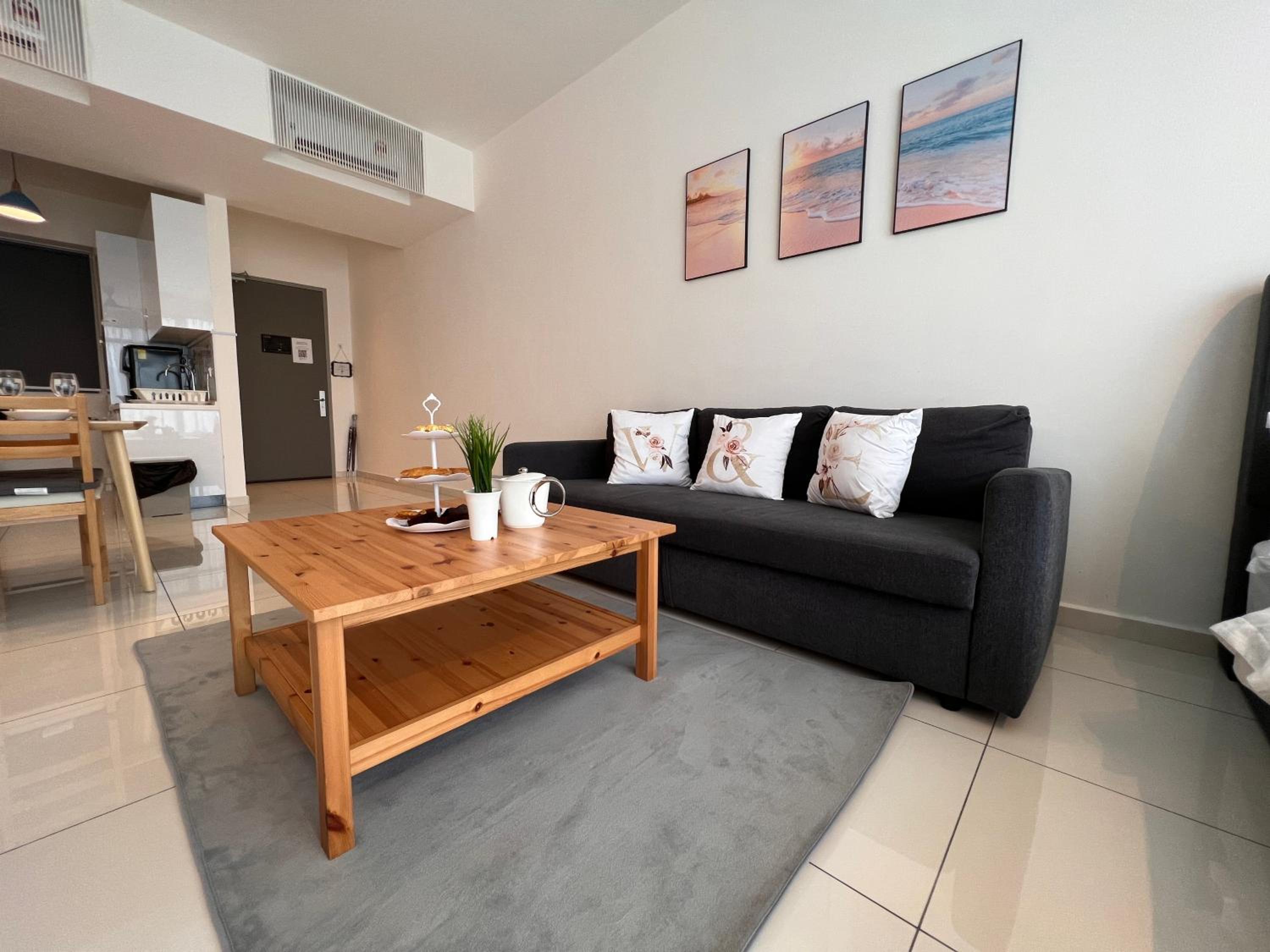 Georgetown#Beacon Executive Suite SkyPool#Luxury&Glamorous Suite#2BR#Living Room with Queen Bed