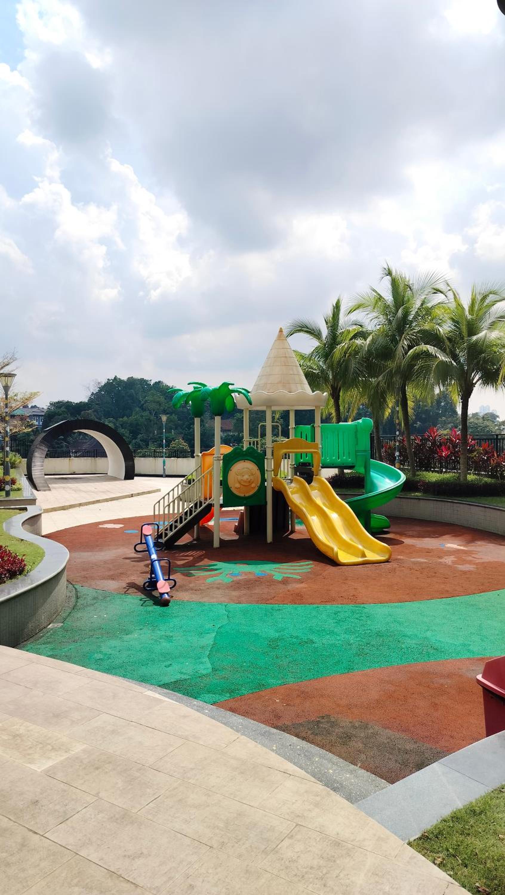 Golden Tree @ Country Garden Danga Bay
