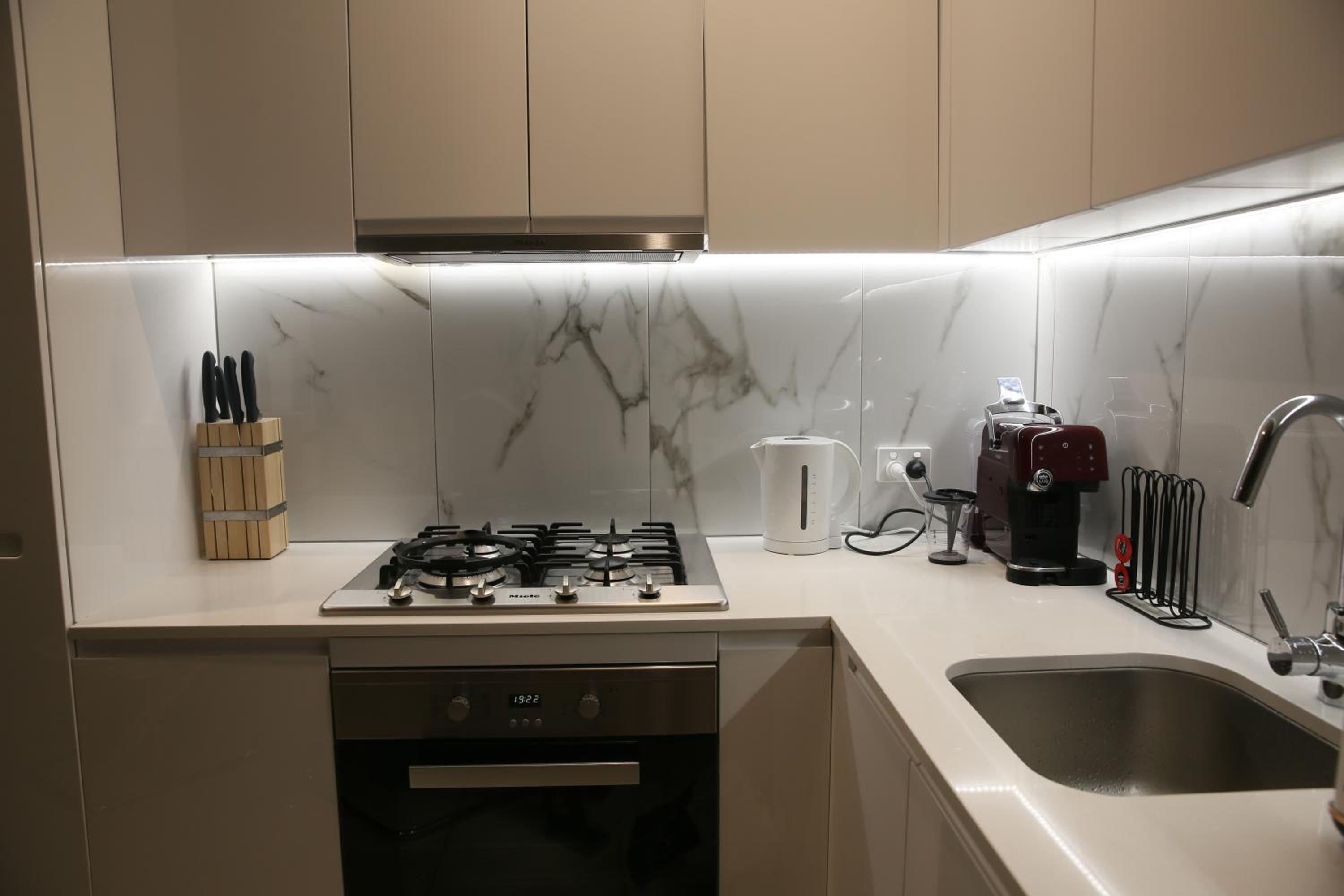 Adelaide CBD Bluebird Apartment