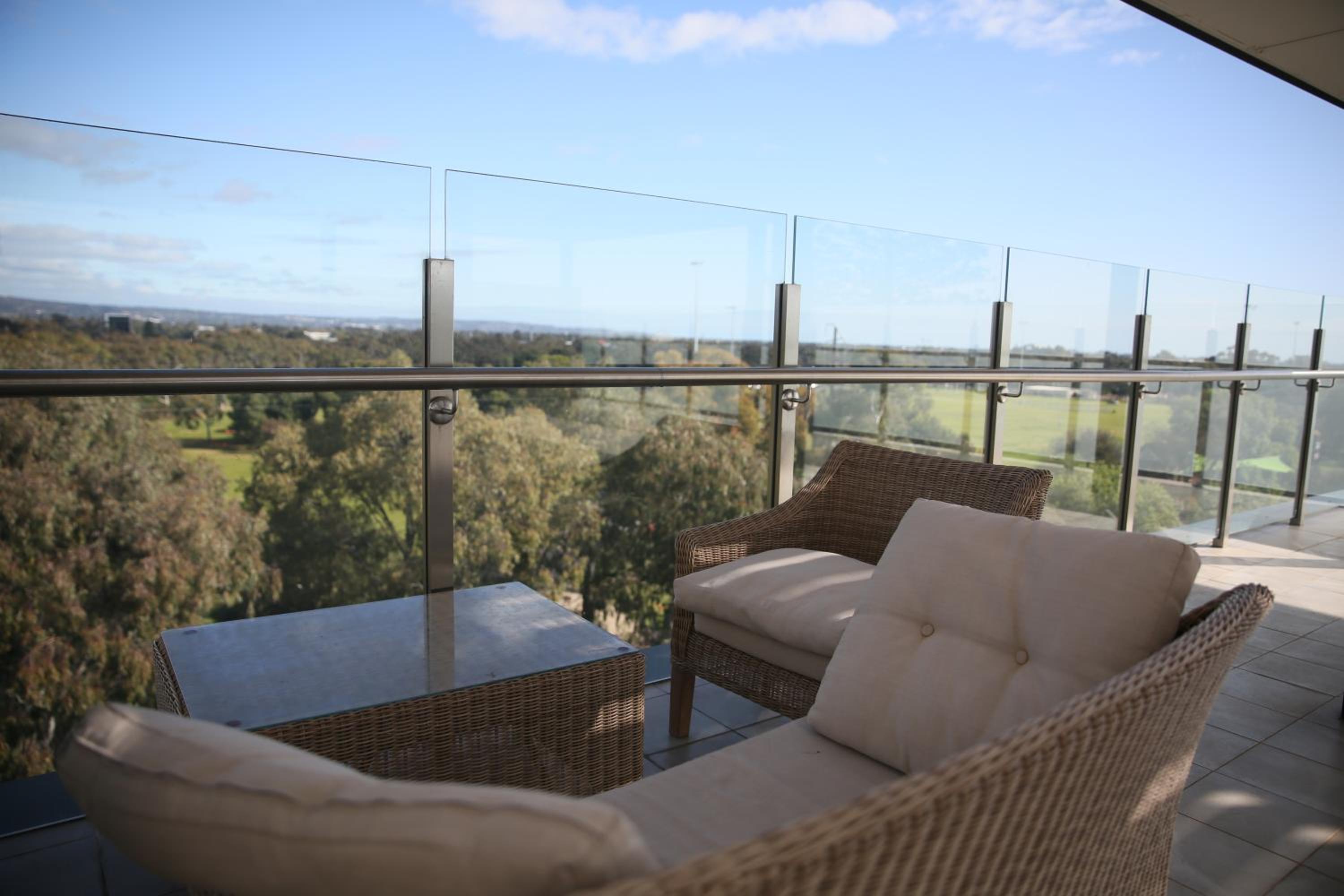 Adelaide CBD Bluebird Apartment