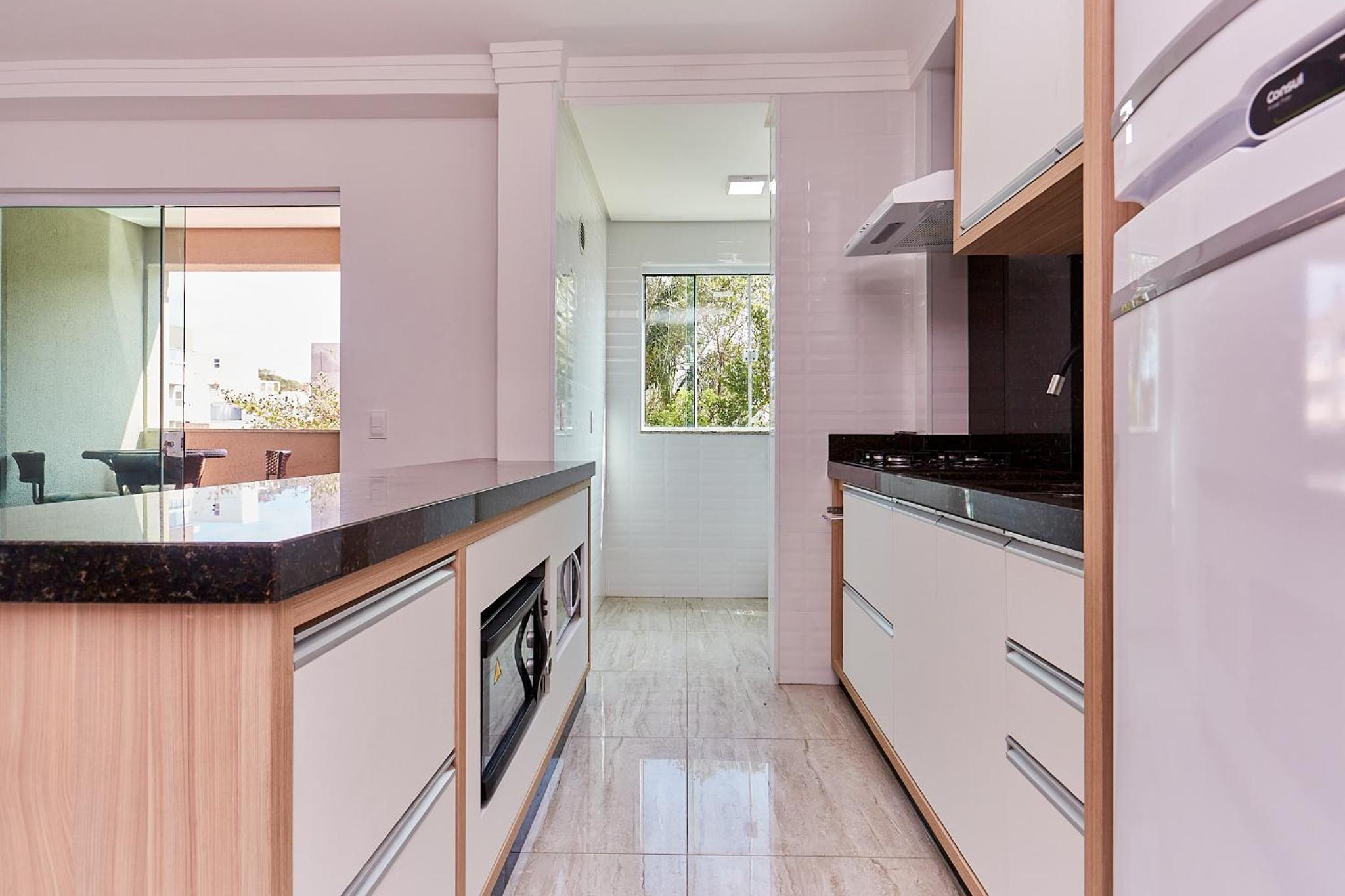 1070 Lindo Apartamento na praia de Bombas 2 dormitórios