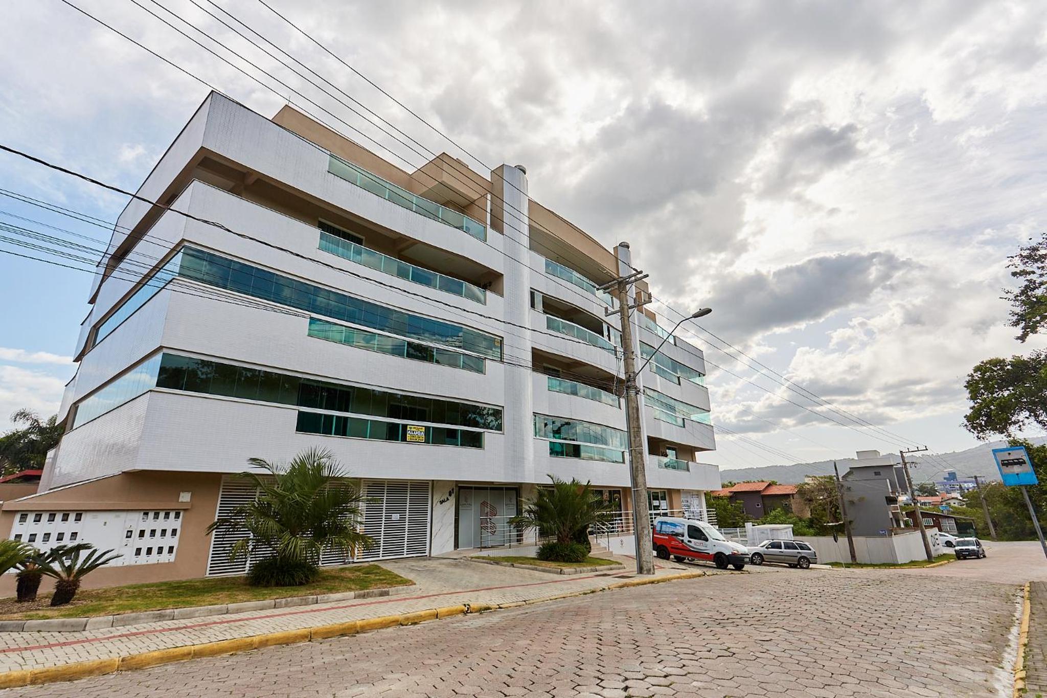 1070 Lindo Apartamento na praia de Bombas 2 dormitórios