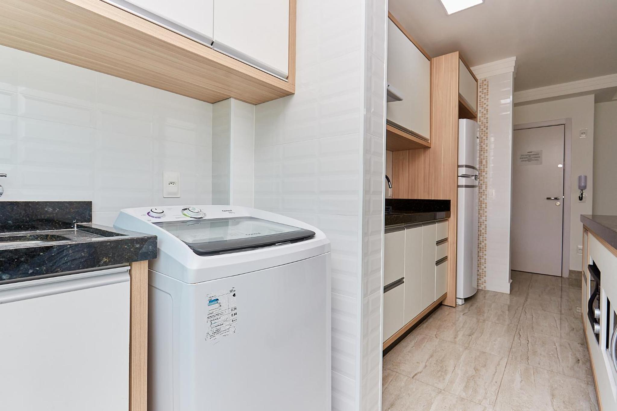 1070 Lindo Apartamento na praia de Bombas 2 dormitórios