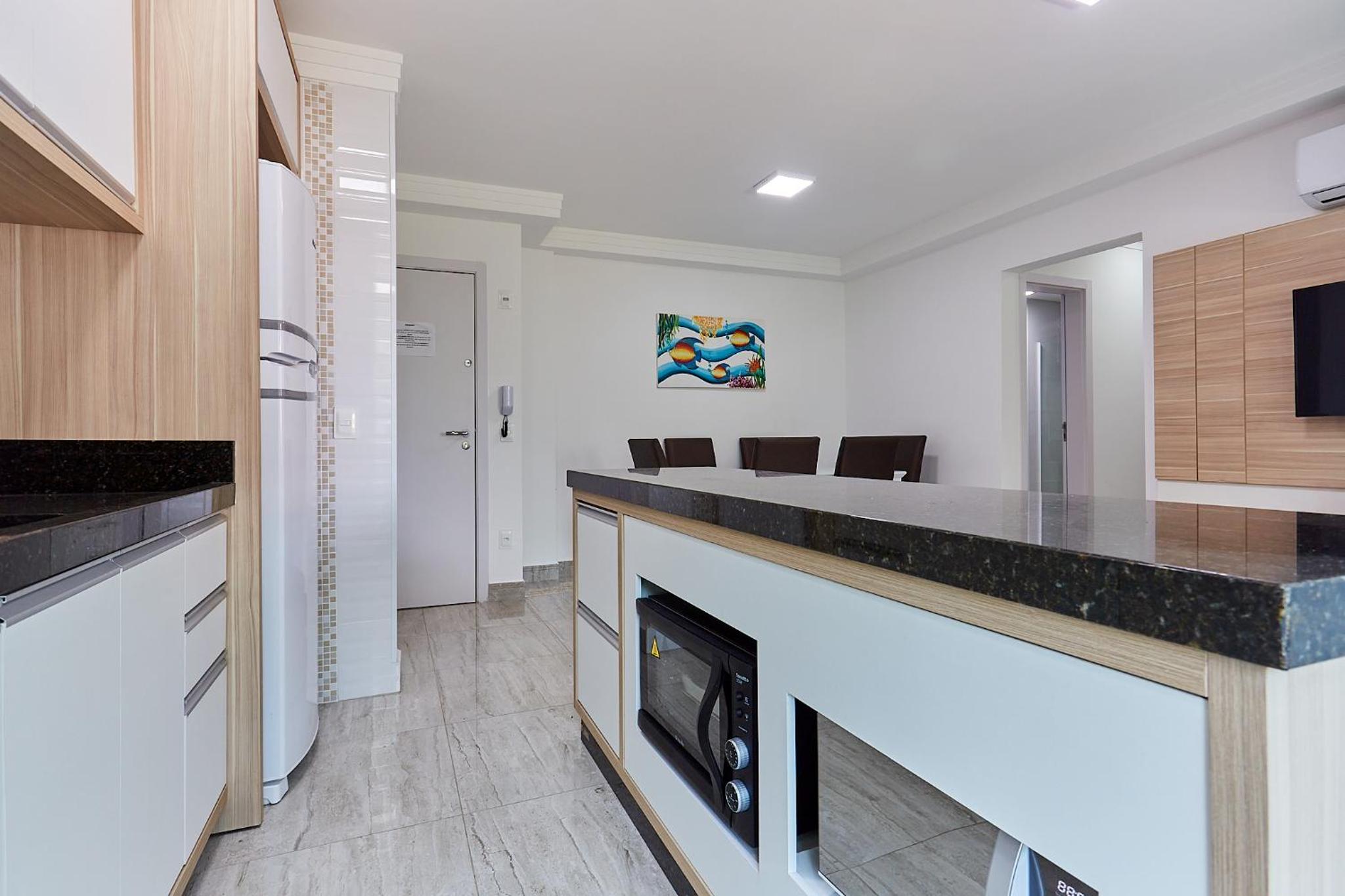 1070 Lindo Apartamento na praia de Bombas 2 dormitórios
