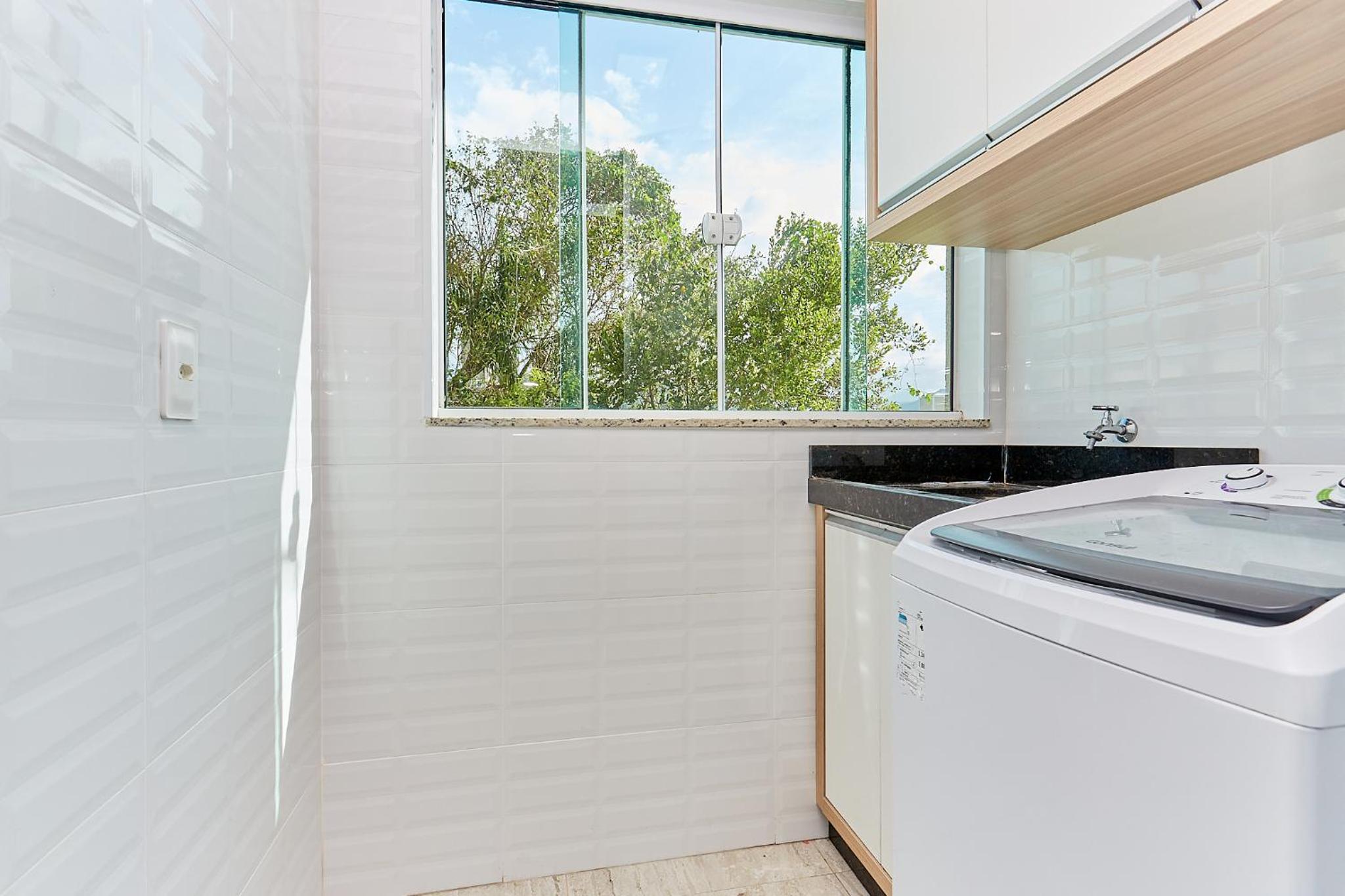 1070 Lindo Apartamento na praia de Bombas 2 dormitórios