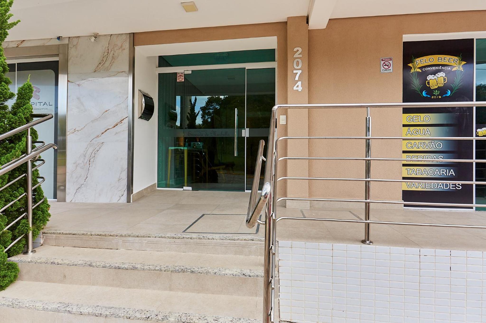 1070 Lindo Apartamento na praia de Bombas 2 dormitórios