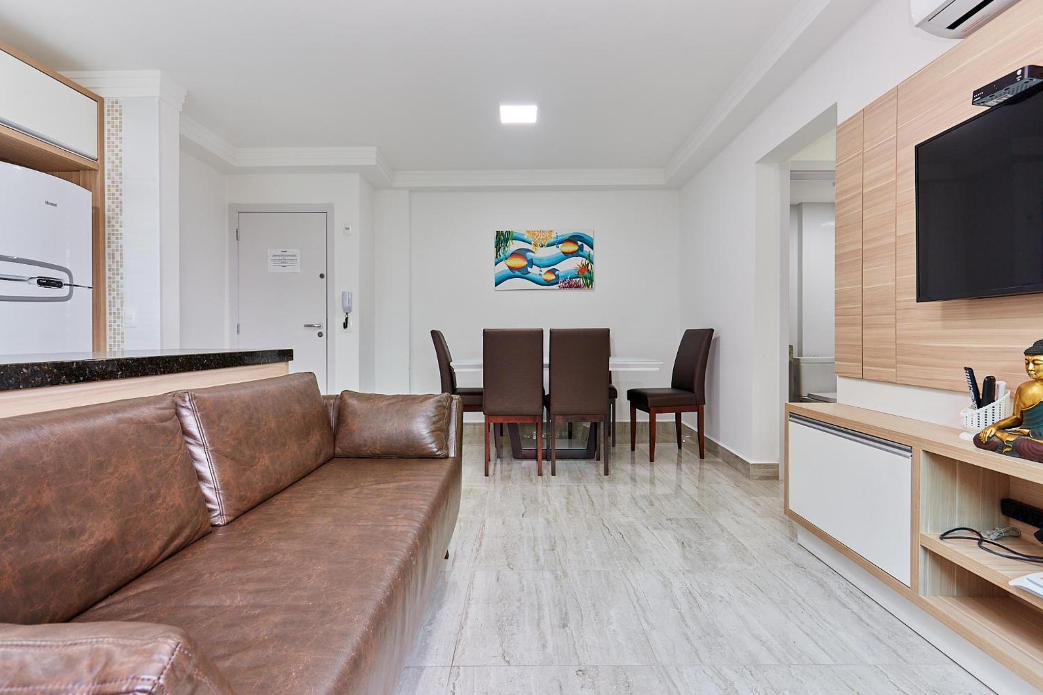 1070 Lindo Apartamento na praia de Bombas 2 dormitórios
