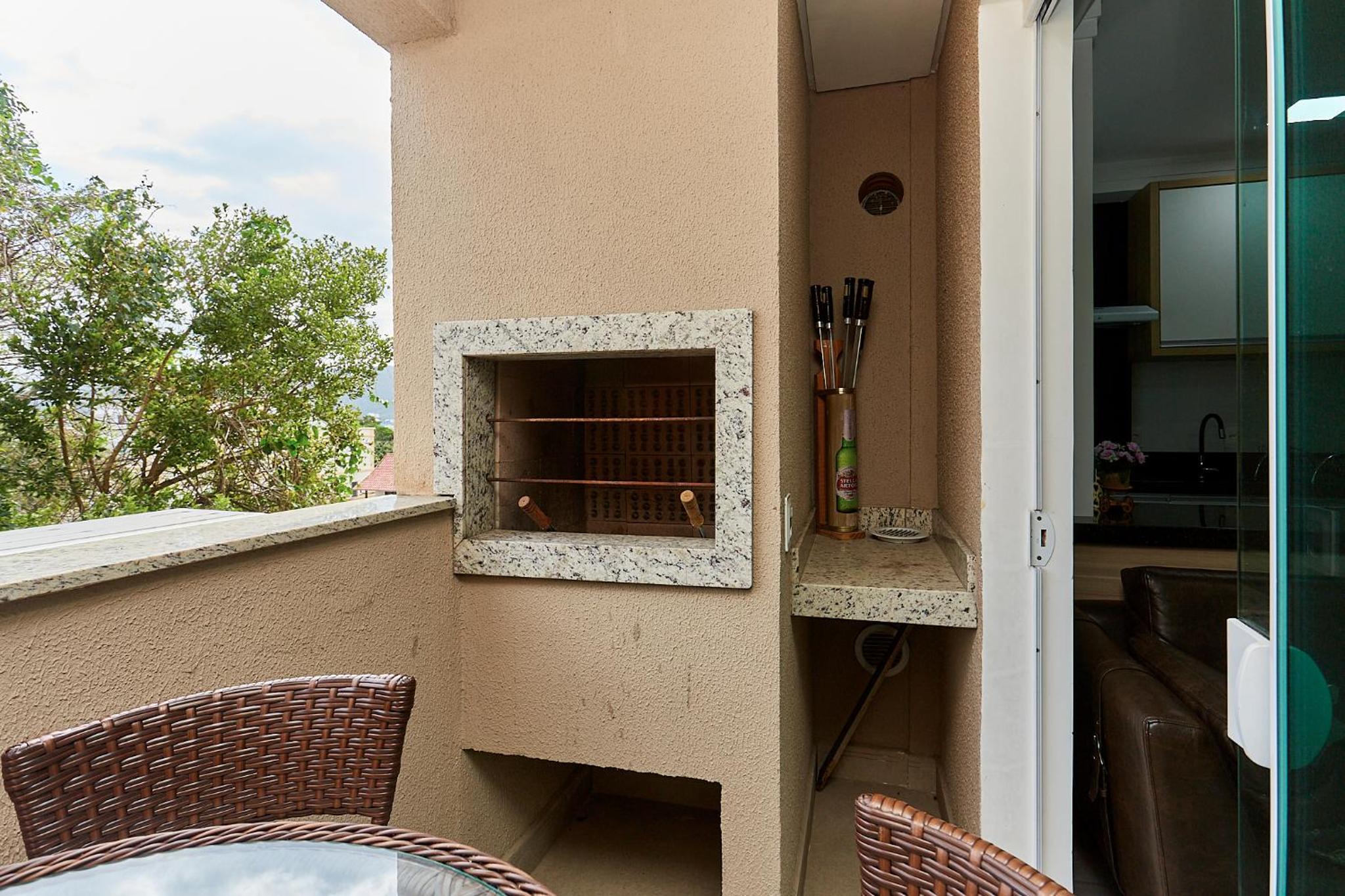 1070 Lindo Apartamento na praia de Bombas 2 dormitórios
