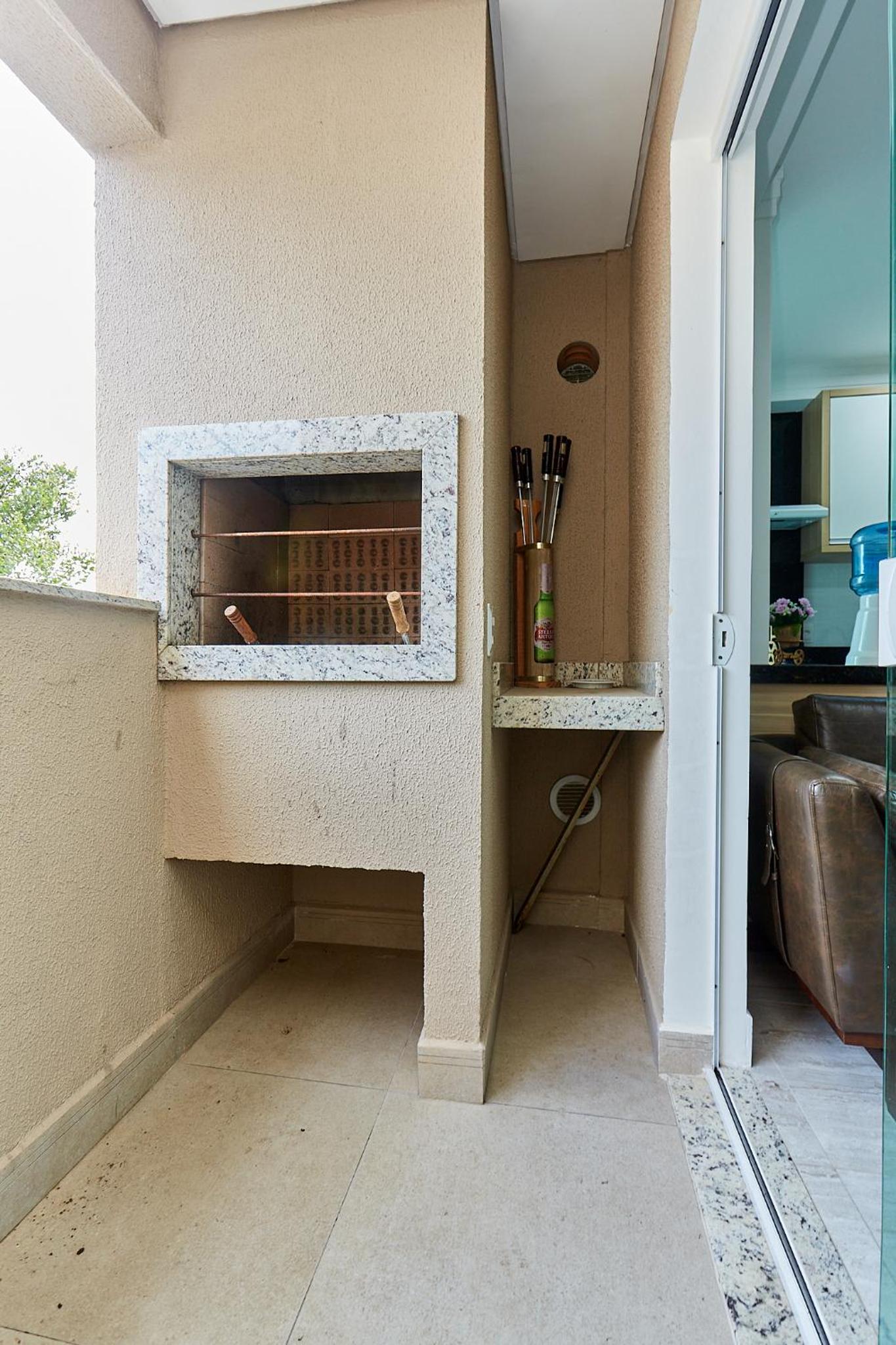 1070 Lindo Apartamento na praia de Bombas 2 dormitórios