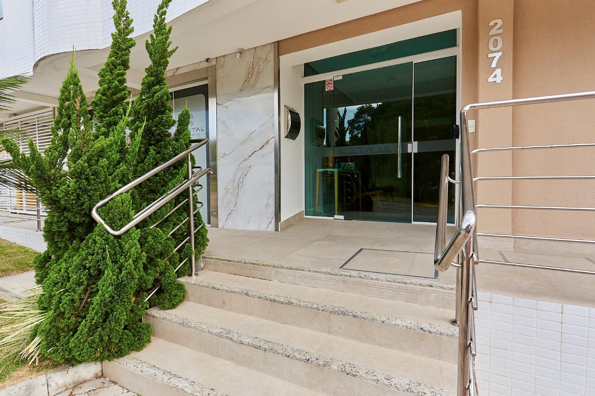 1070 Lindo Apartamento na praia de Bombas 2 dormitórios