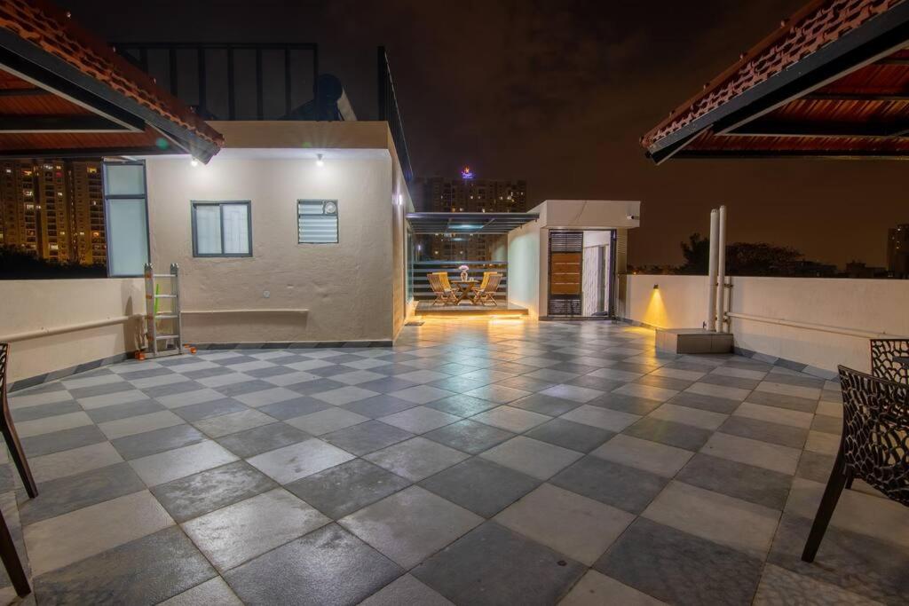 Awesome studio unit on terrace view 5