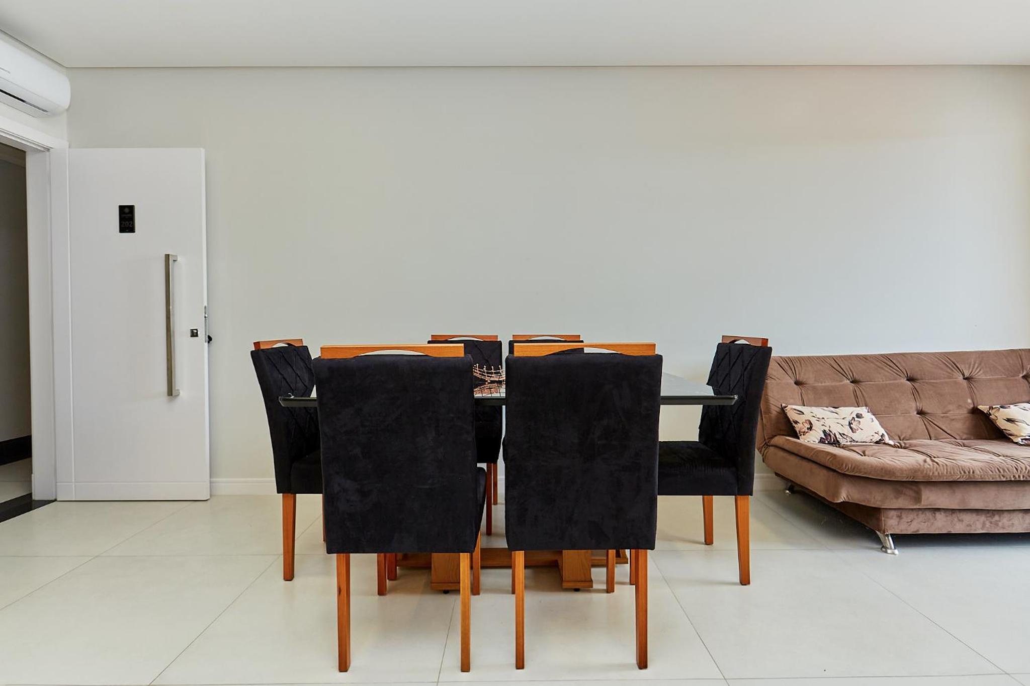 1087 Apartamento novo bem localizado com 2 Dormitórios e 2 vagas de garagem