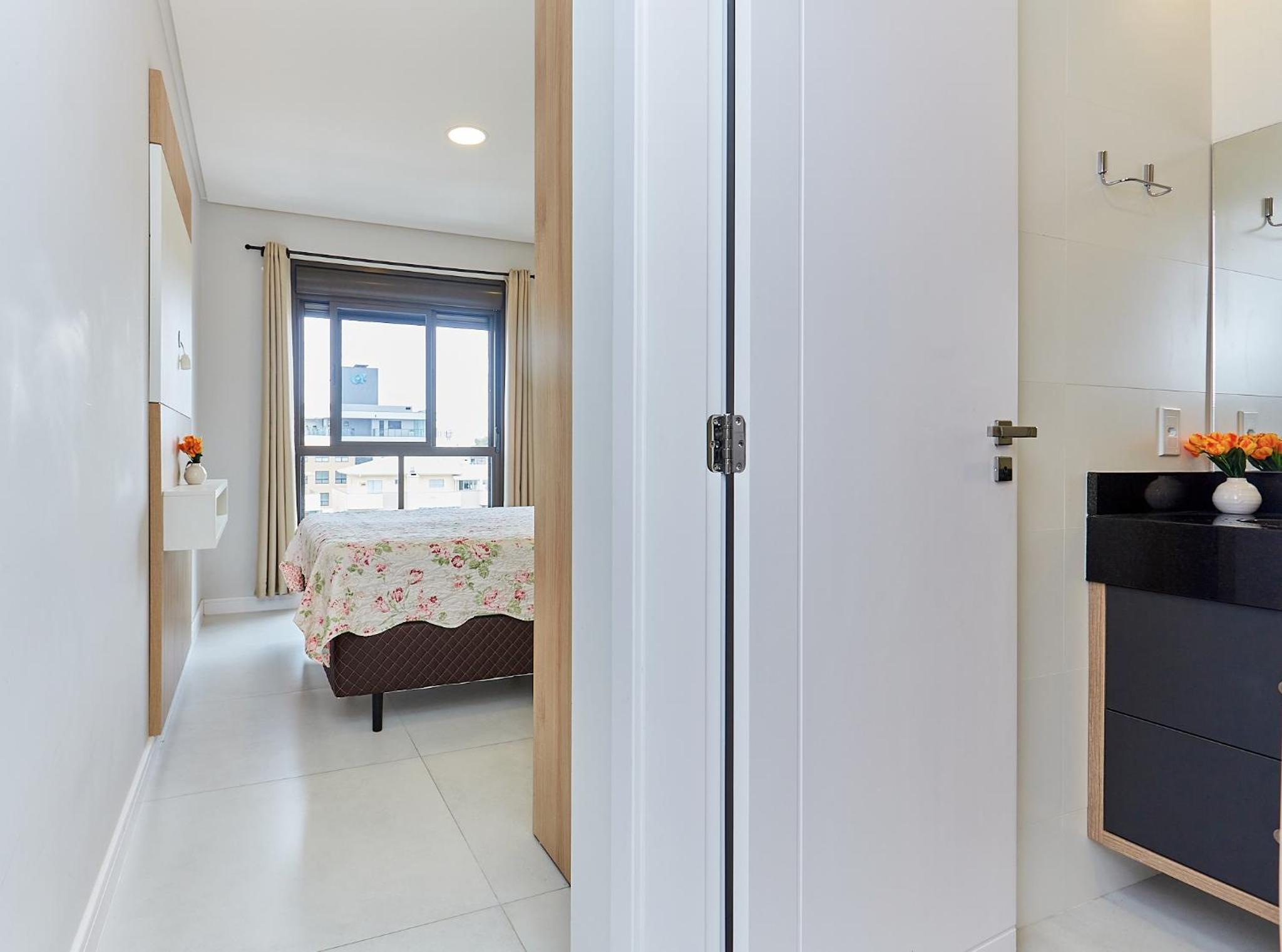 1087 Apartamento novo bem localizado com 2 Dormitórios e 2 vagas de garagem